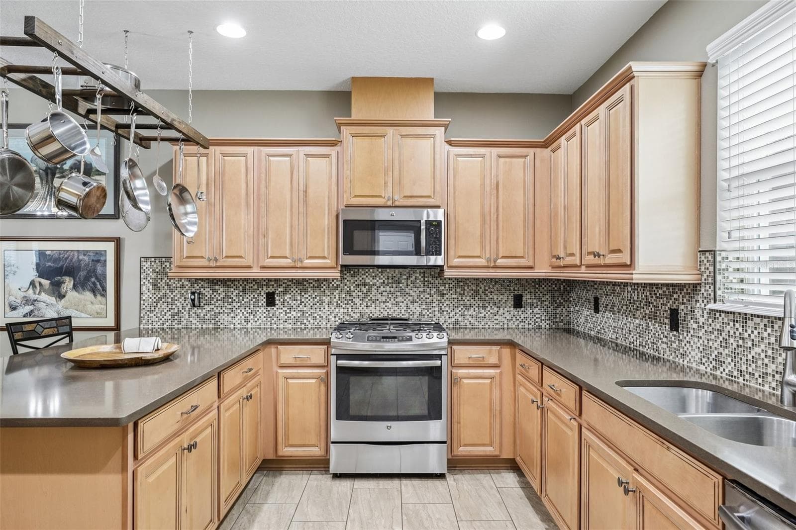 Single Family Residence at 508 NARROW VIEW LN, GROVELAND, photo 21 of 41