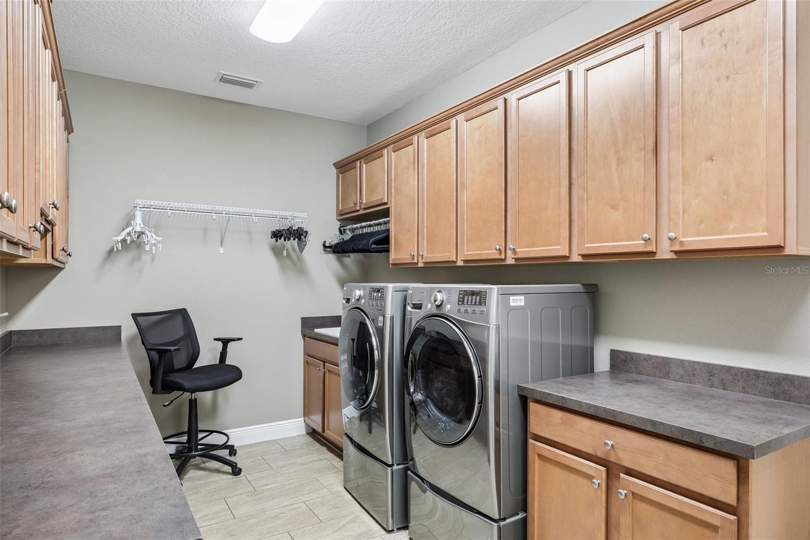 Single Family Residence at 508 NARROW VIEW LN, GROVELAND, photo 24 of 41