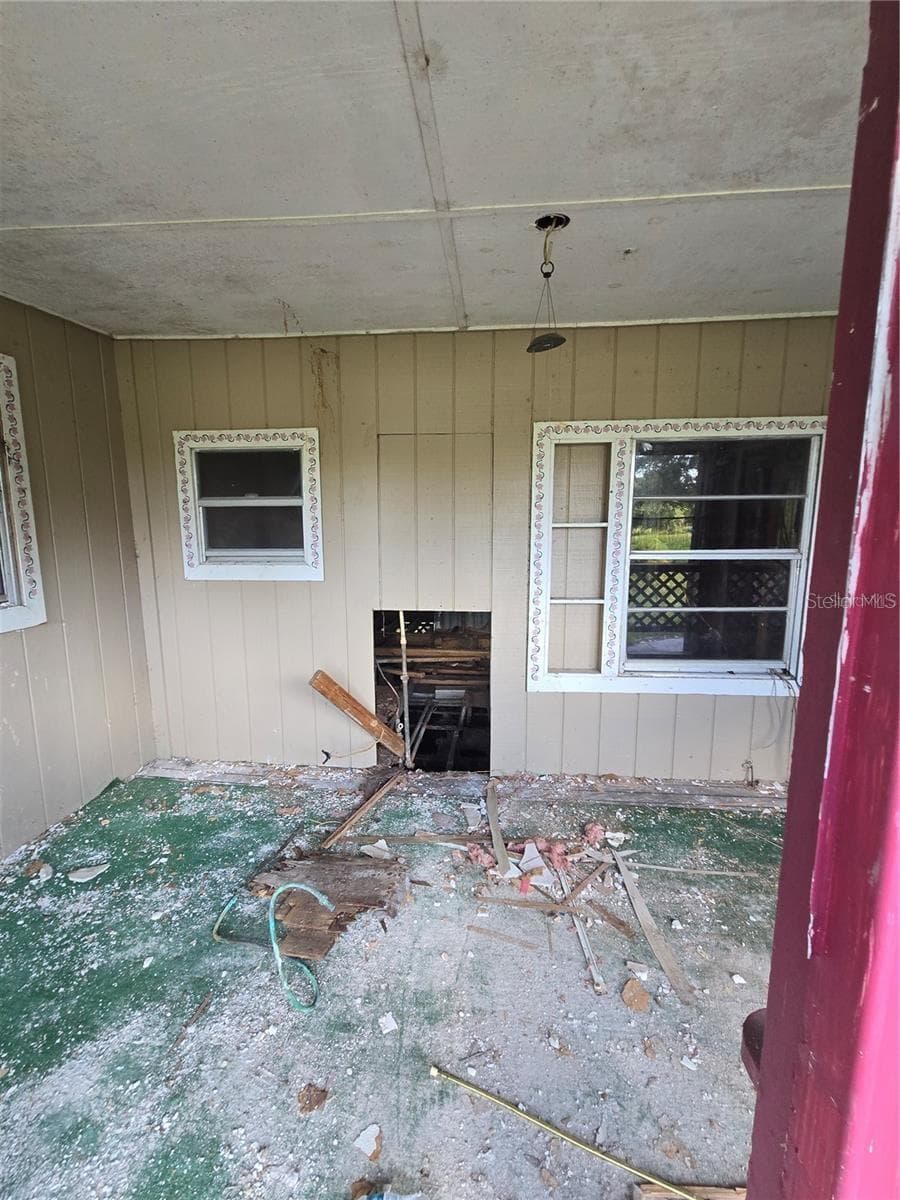 Mobile Home at 17208 MERCURY RD, ORLANDO, photo 4 of 8