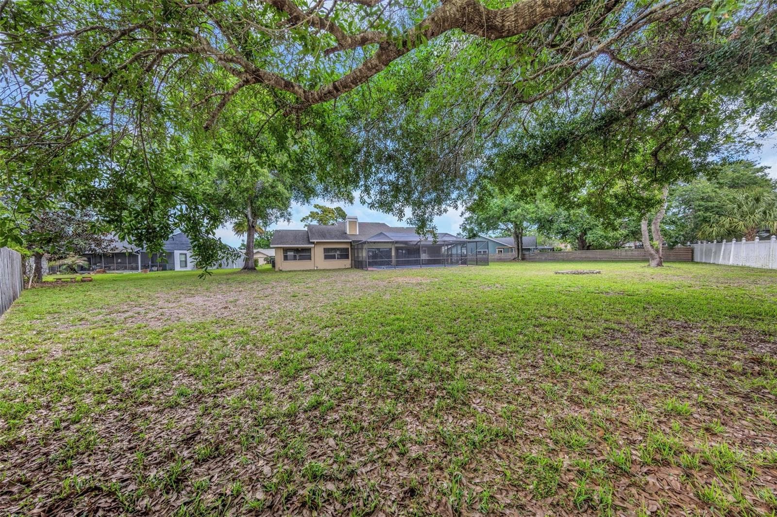 Rear Yard - Reverse View - 3334 BRIAN RD N, PALM HARBOR