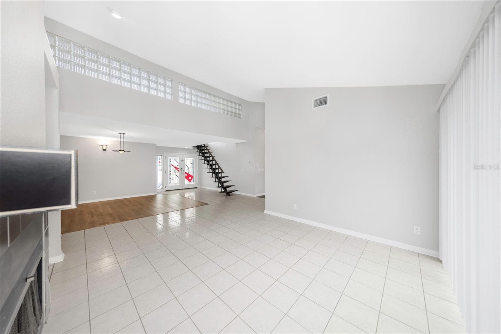 Living Room - Reverse View - 3334 BRIAN RD N, PALM HARBOR