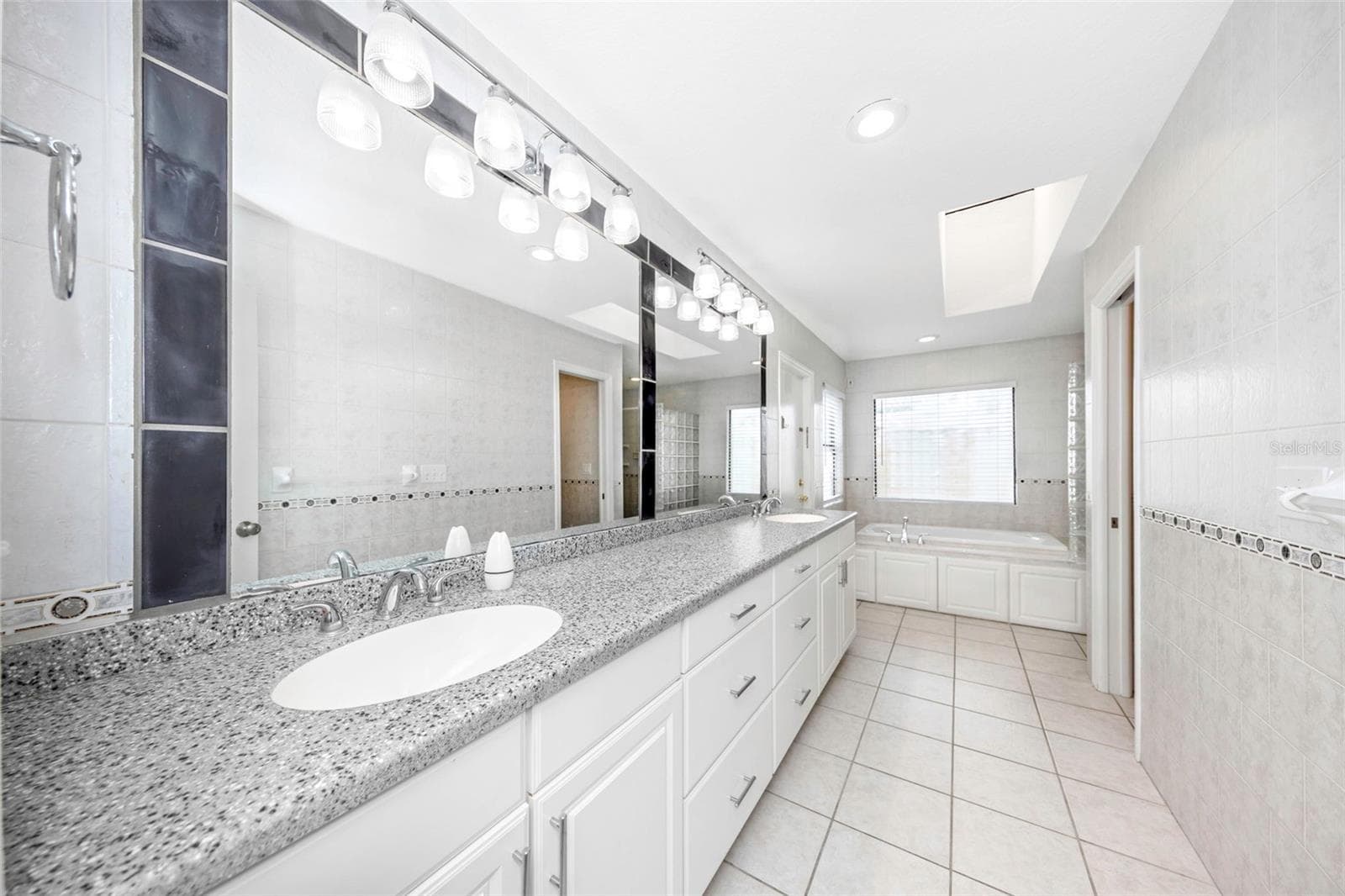 Master Bathroom - 3334 BRIAN RD N, PALM HARBOR