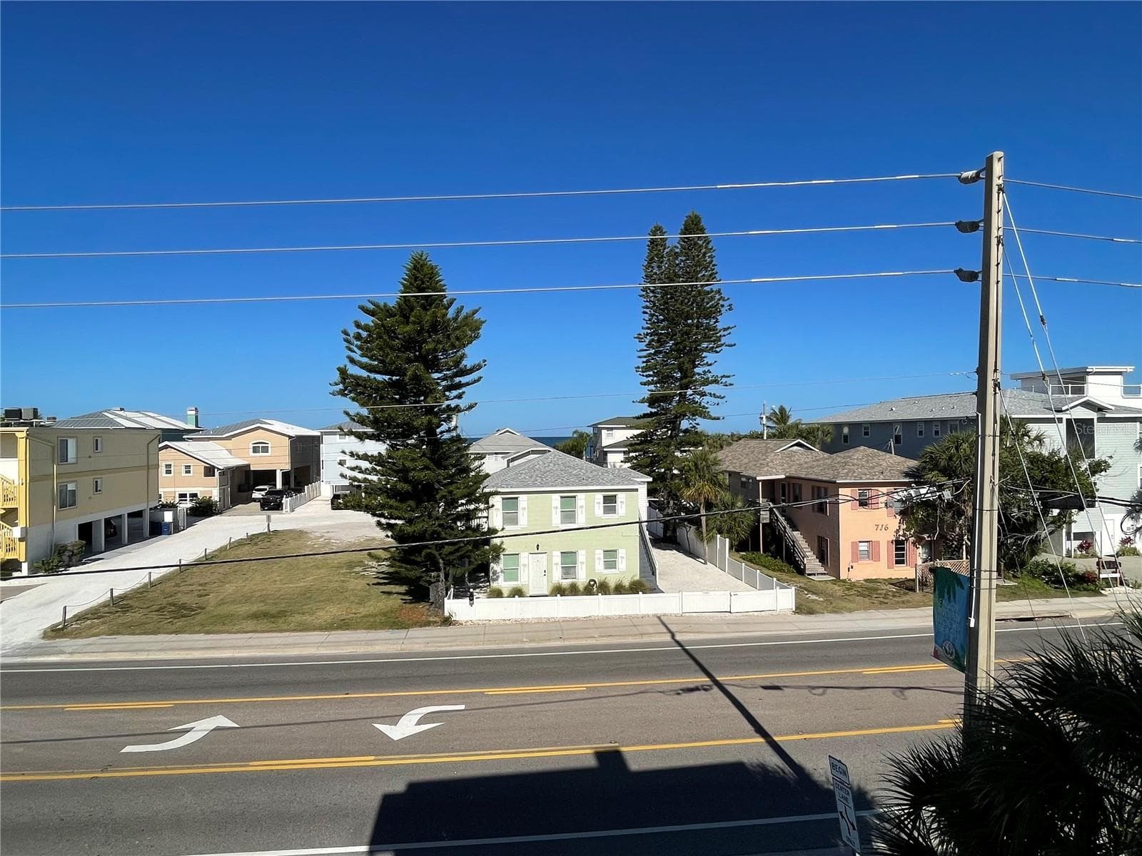Duplex at 711 GULF BLVD, INDIAN ROCKS BEACH, photo 11 of 19