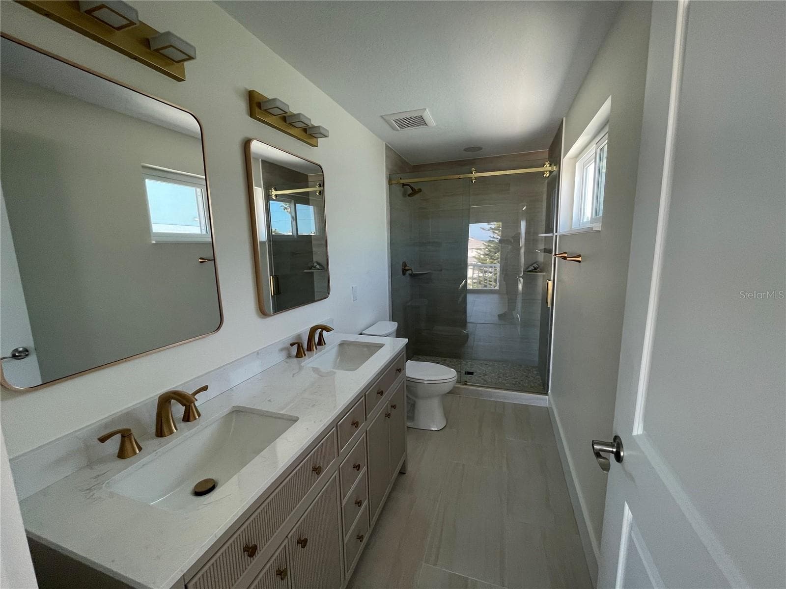 Duplex at 711 GULF BLVD, INDIAN ROCKS BEACH, photo 12 of 19