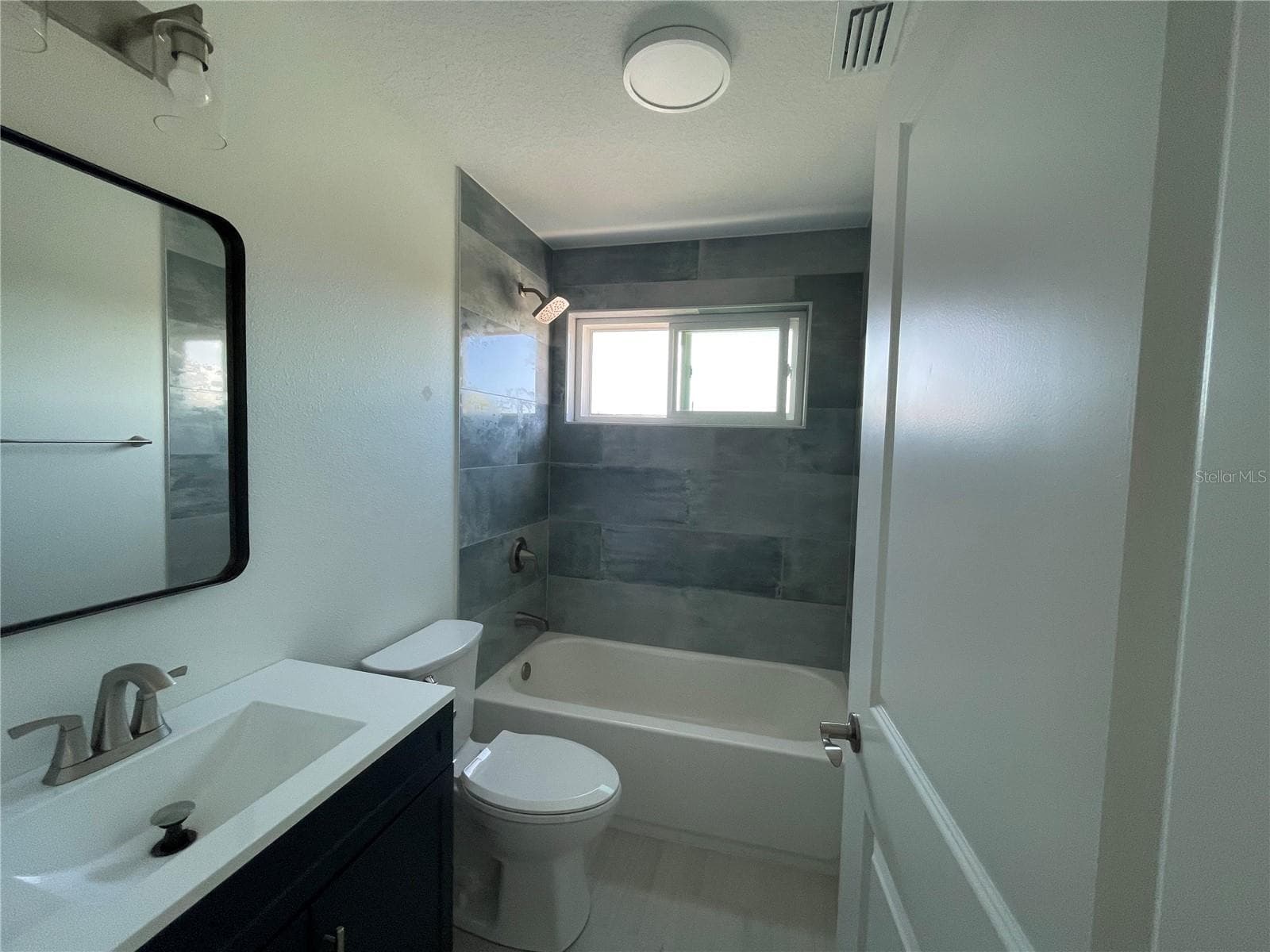 Duplex at 711 GULF BLVD, INDIAN ROCKS BEACH, photo 16 of 19