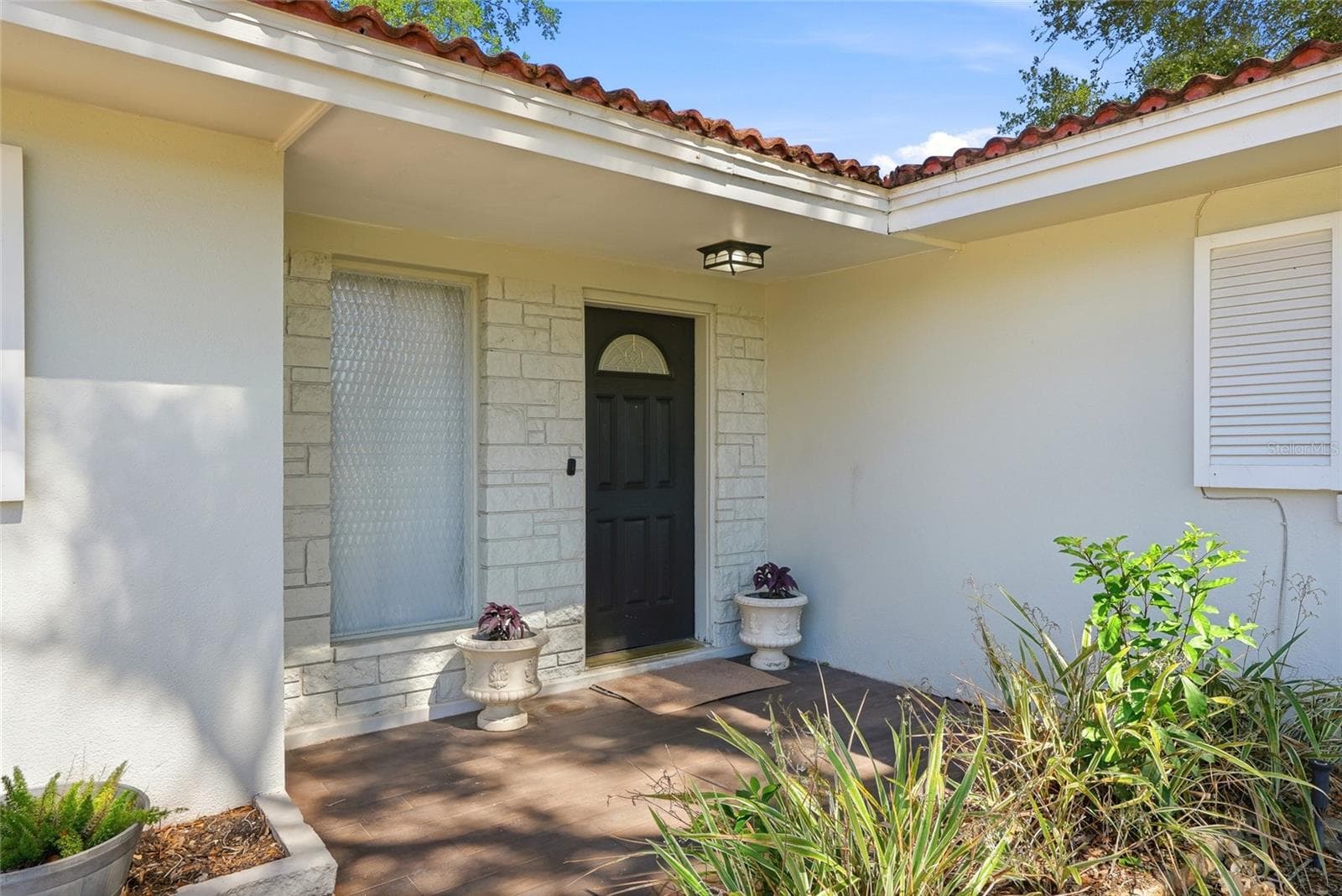 Single Family Residence at 1349 VIEWTOP DR, CLEARWATER, photo 5 of 31
