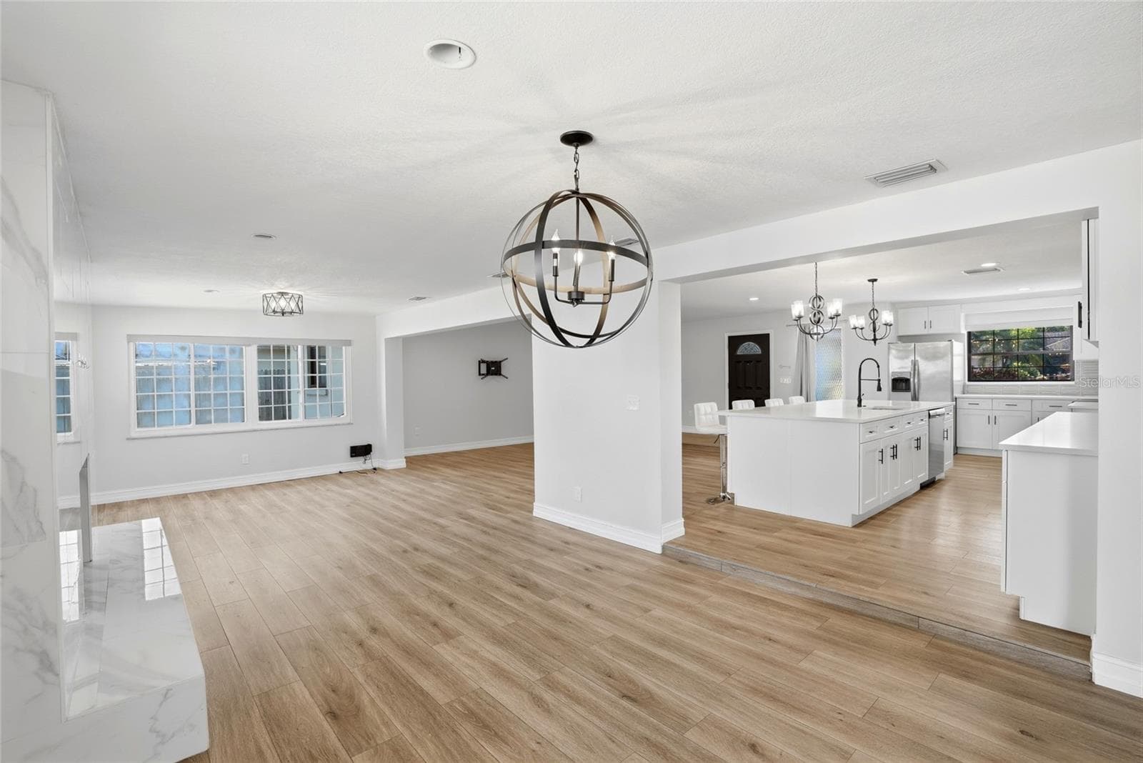Single Family Residence at 1349 VIEWTOP DR, CLEARWATER, photo 13 of 31