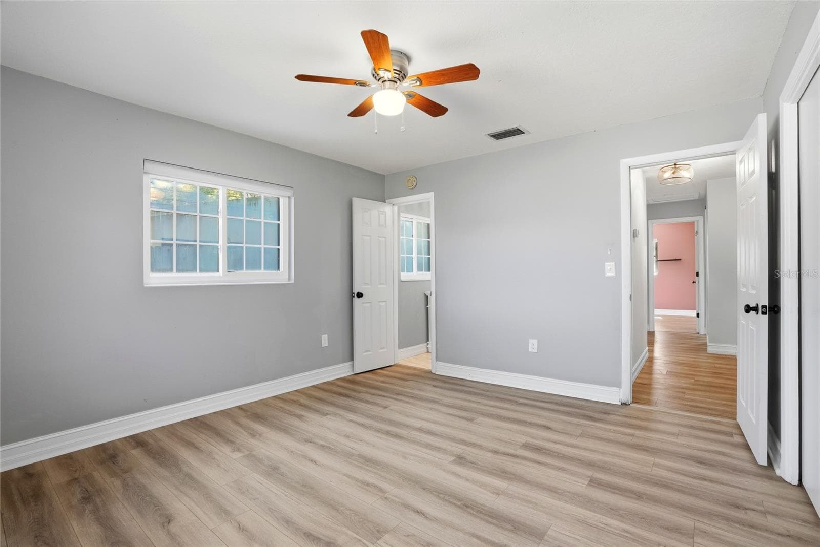 Single Family Residence at 1349 VIEWTOP DR, CLEARWATER, photo 15 of 31