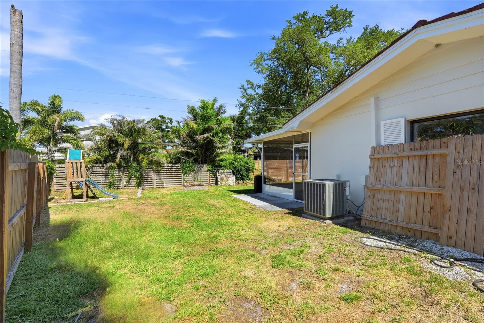 Single Family Residence at 1349 VIEWTOP DR, CLEARWATER, photo 26 of 31