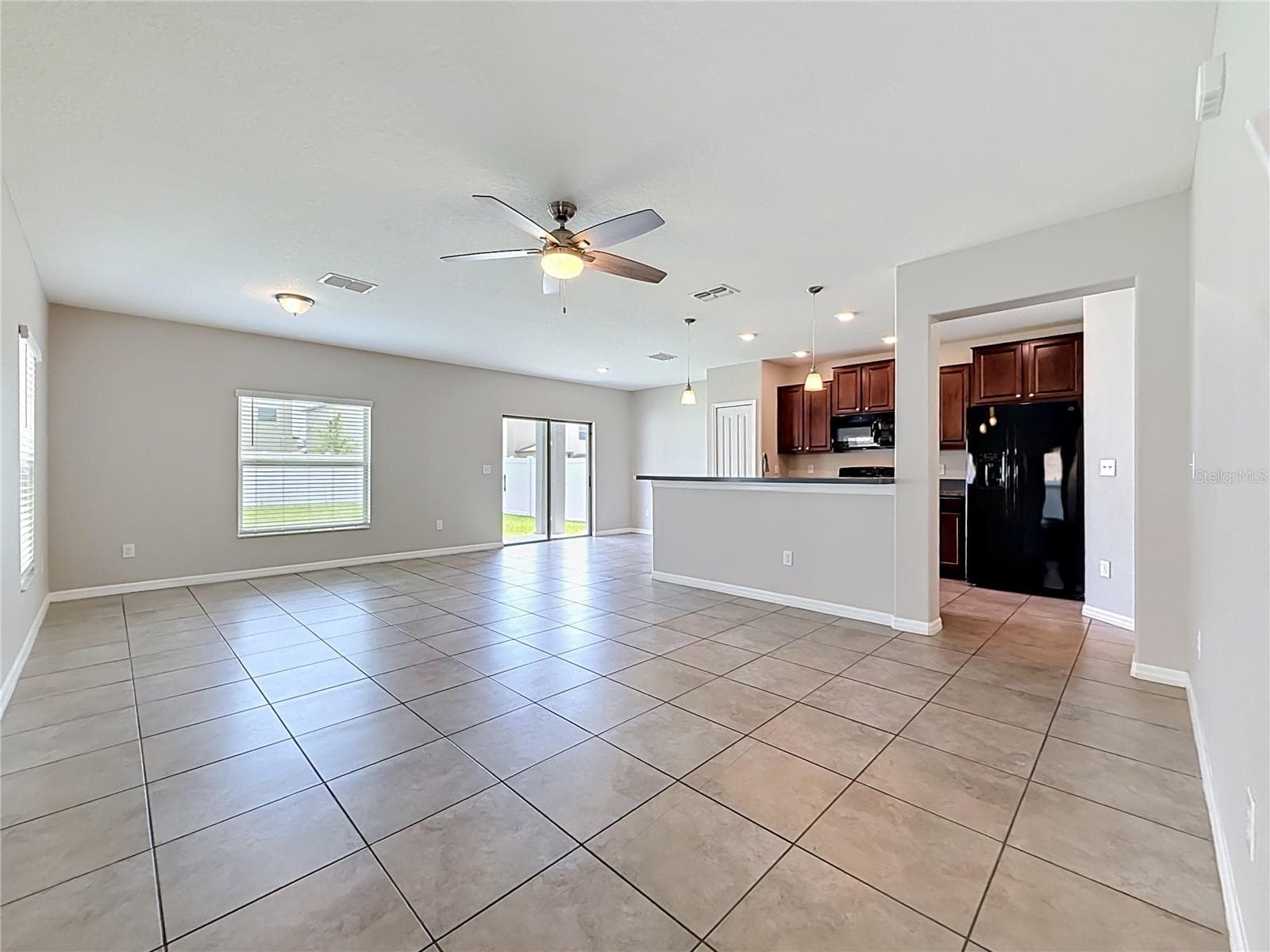 Single Family Residence at 7405 EVENING PRIMROSE CT, TAMPA, photo 10 of 59
