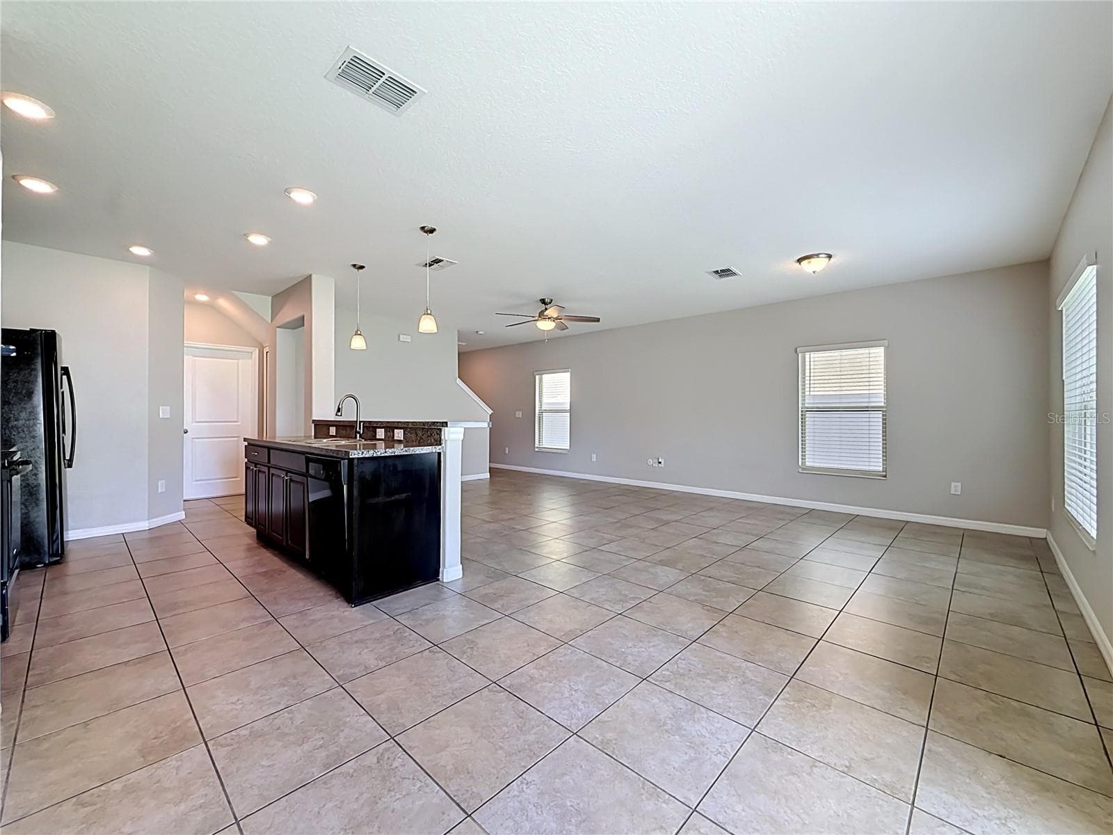 Single Family Residence at 7405 EVENING PRIMROSE CT, TAMPA, photo 12 of 59