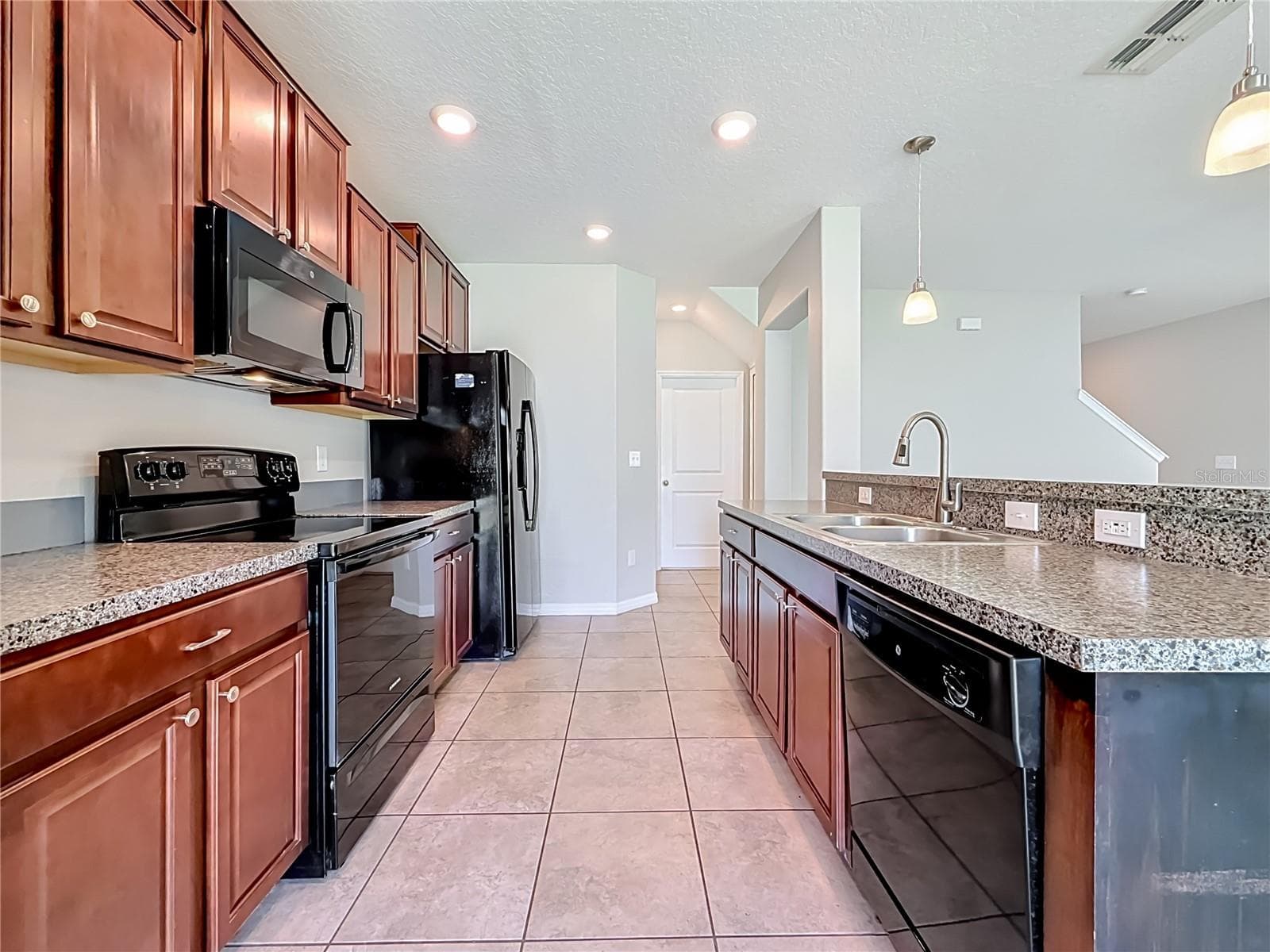 Single Family Residence at 7405 EVENING PRIMROSE CT, TAMPA, photo 15 of 59