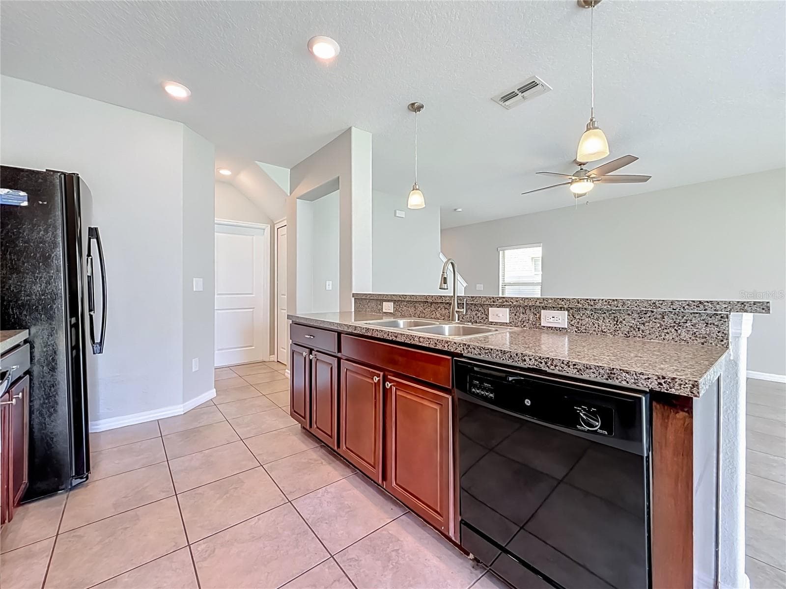 Single Family Residence at 7405 EVENING PRIMROSE CT, TAMPA, photo 16 of 59