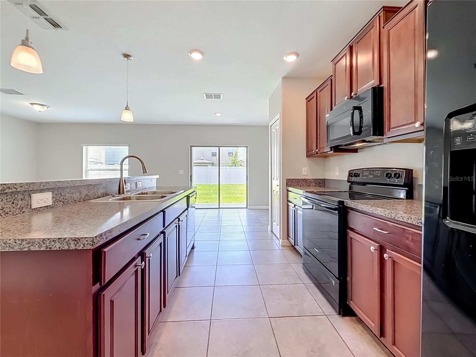 Single Family Residence at 7405 EVENING PRIMROSE CT, TAMPA, photo 19 of 59