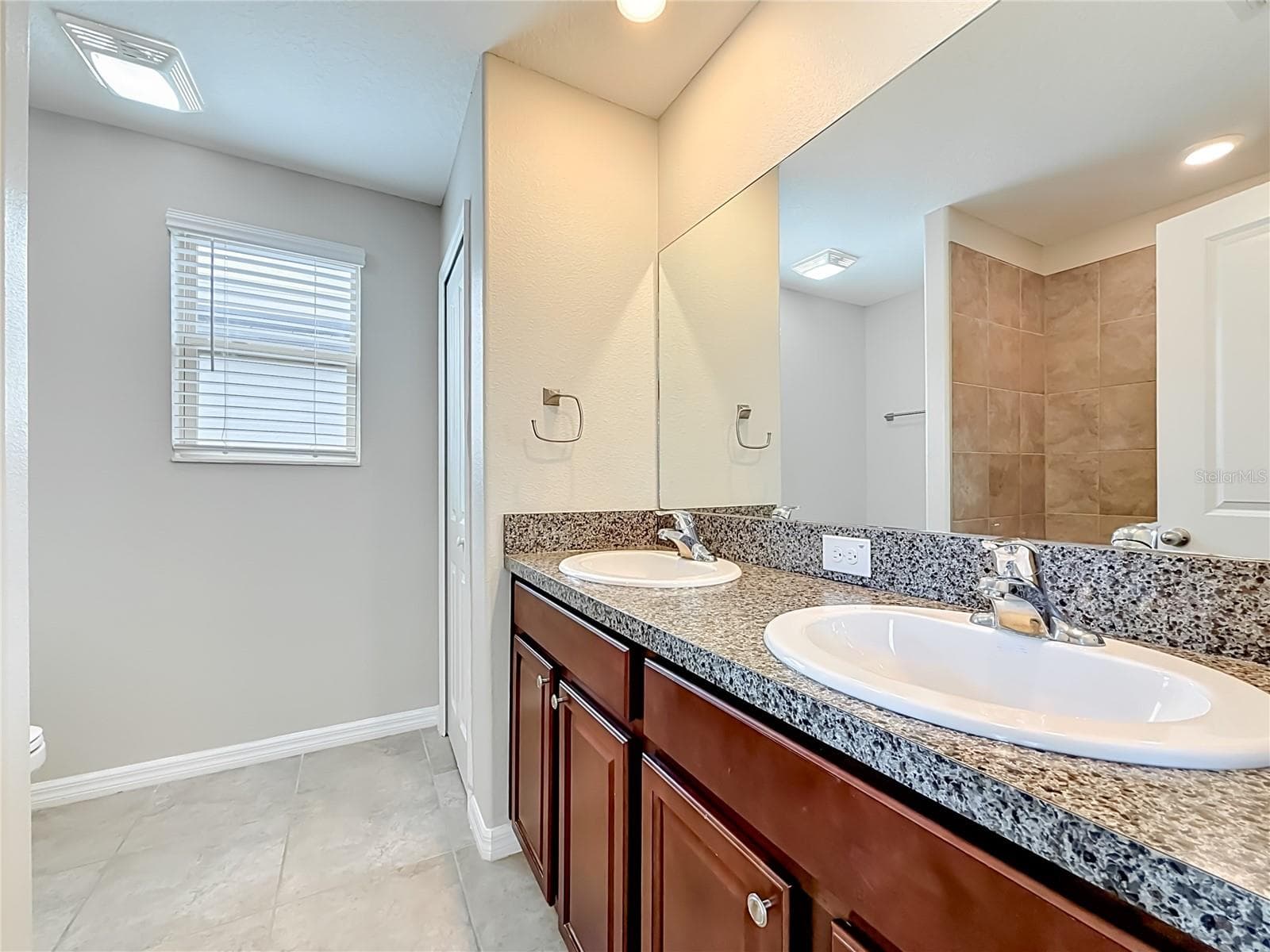 Single Family Residence at 7405 EVENING PRIMROSE CT, TAMPA, photo 32 of 59