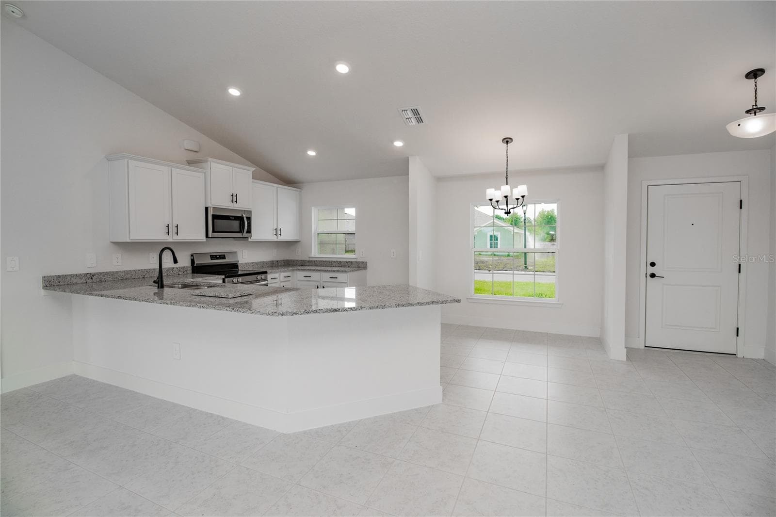 Single Family Residence at 1218 HICKORY NUT DR, LAKE WALES, photo 5 of 22