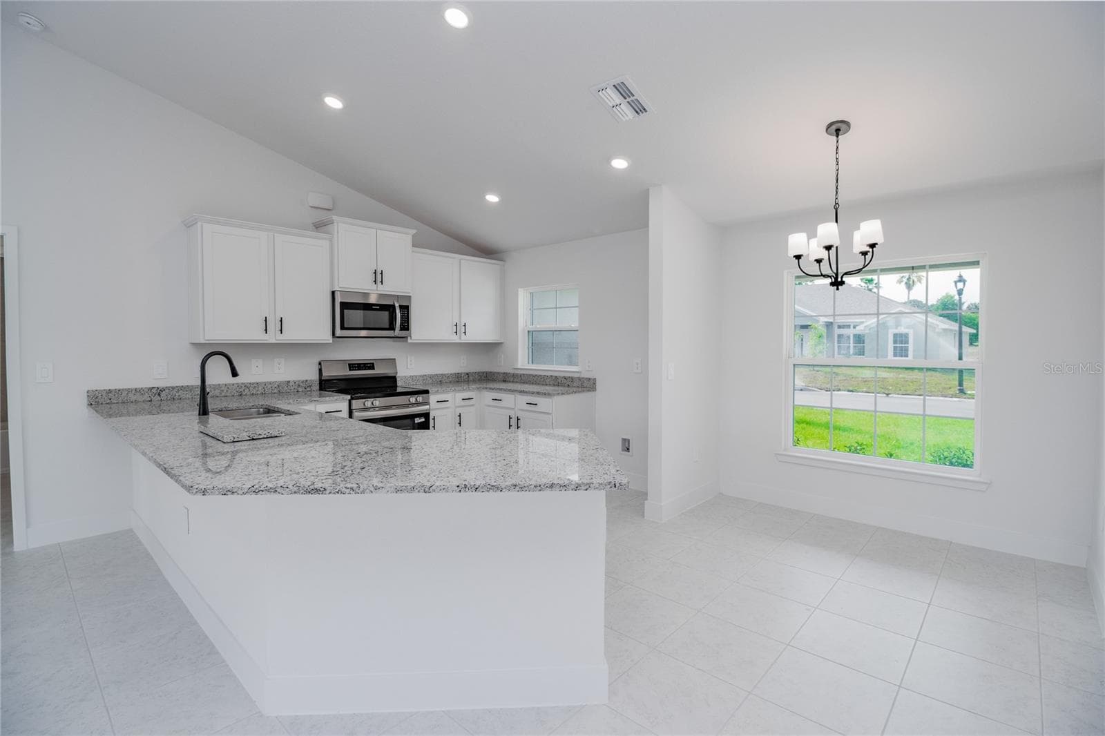 Single Family Residence at 1218 HICKORY NUT DR, LAKE WALES, photo 6 of 22