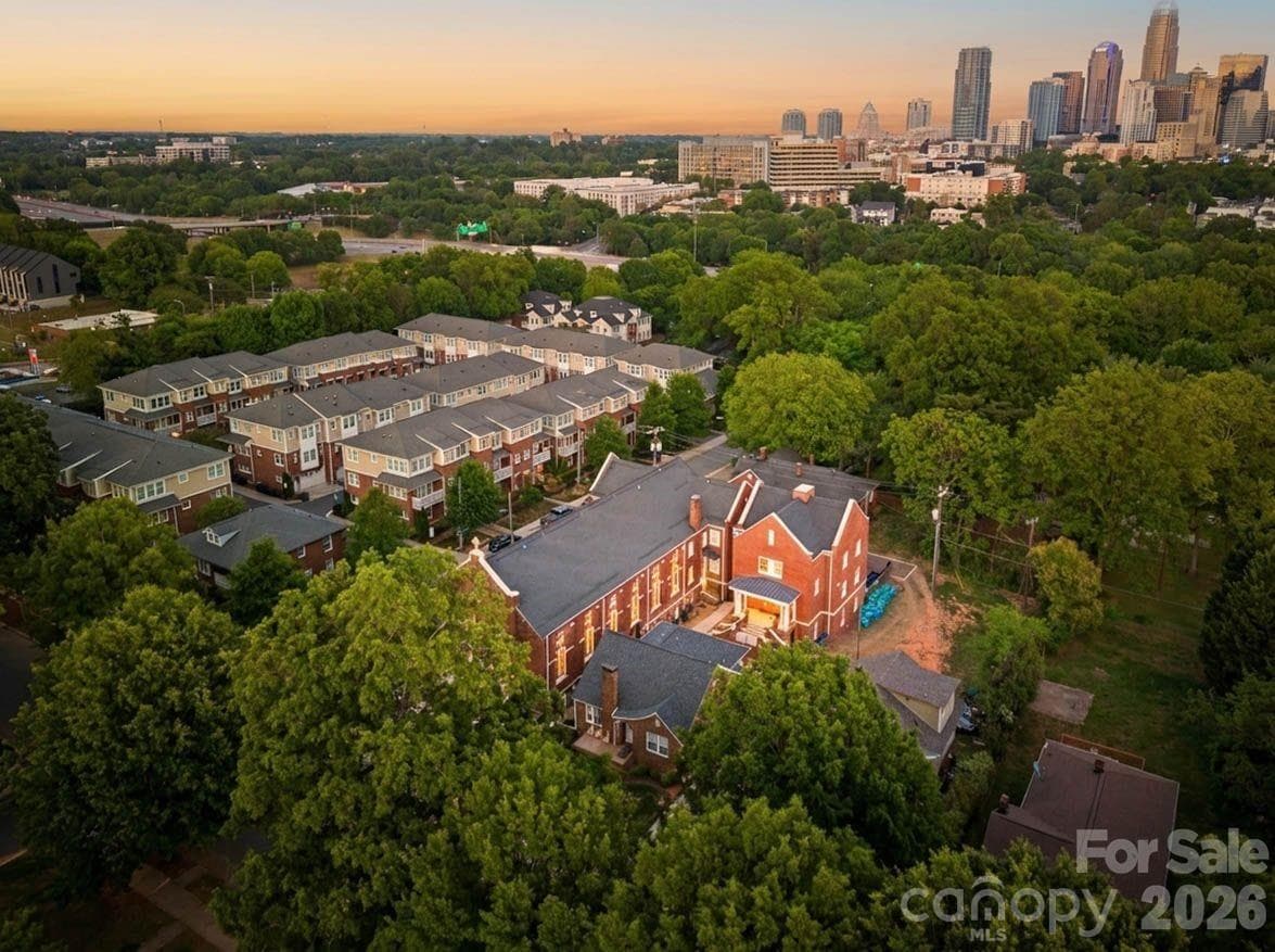 Condominium at Charlotte, photo 5 of 47