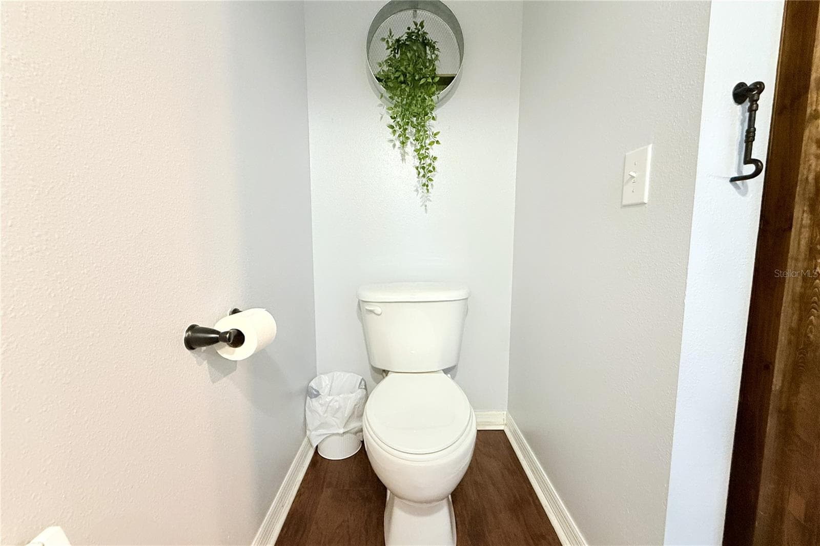 1/2 bath room - 5307 TERRAZA CT, TEMPLE TERRACE