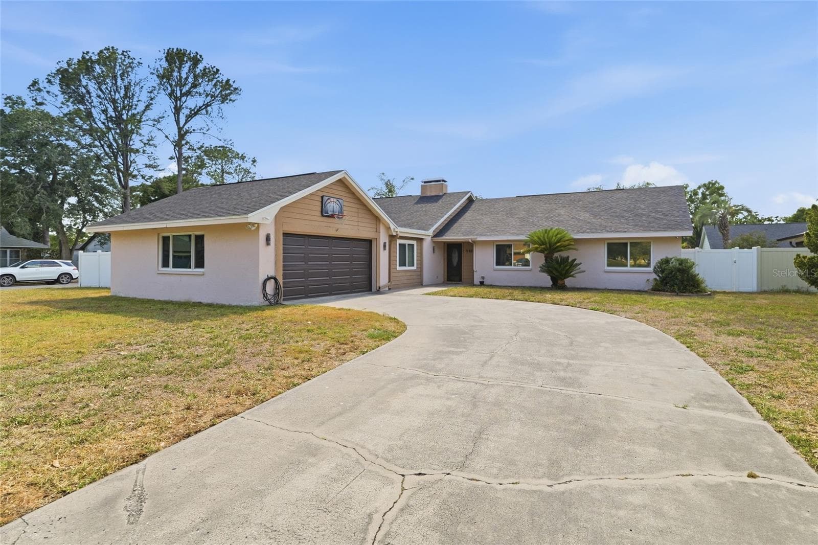 Single Family Residence at 11807 NICKLAUS CIR, TAMPA, photo 2 of 51