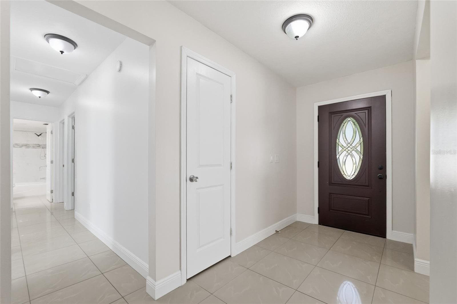 Single Family Residence at 11807 NICKLAUS CIR, TAMPA, photo 3 of 51