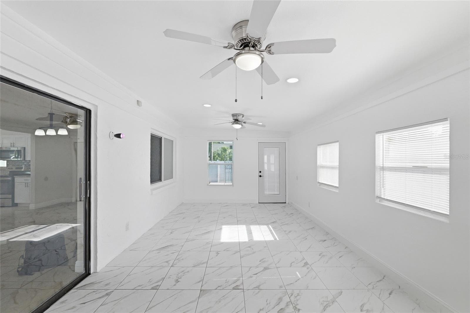 Single Family Residence at 11807 NICKLAUS CIR, TAMPA, photo 9 of 51