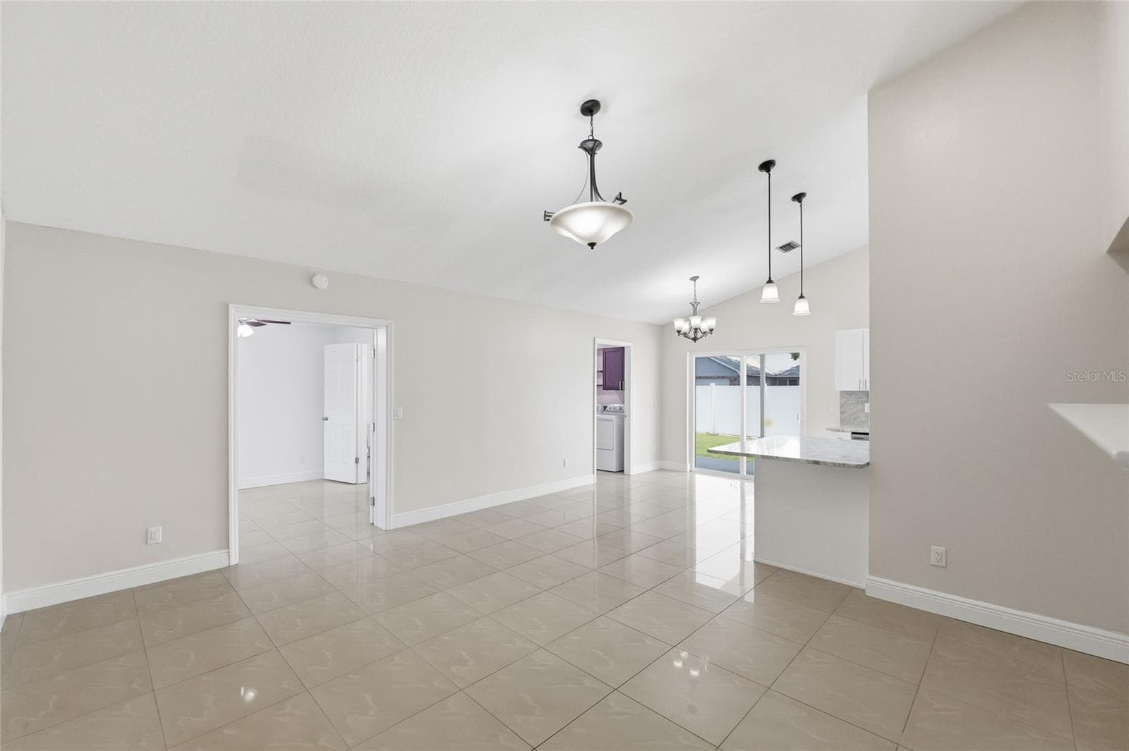 Single Family Residence at 11807 NICKLAUS CIR, TAMPA, photo 12 of 51