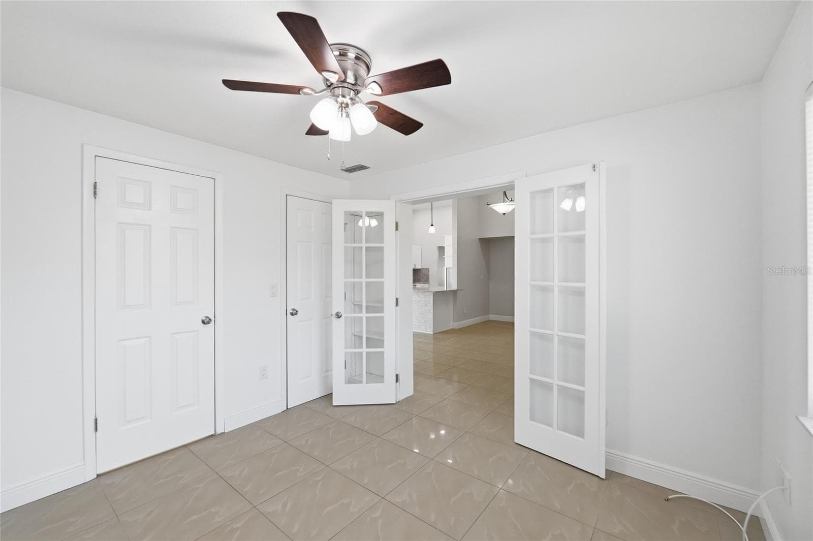 Single Family Residence at 11807 NICKLAUS CIR, TAMPA, photo 31 of 51