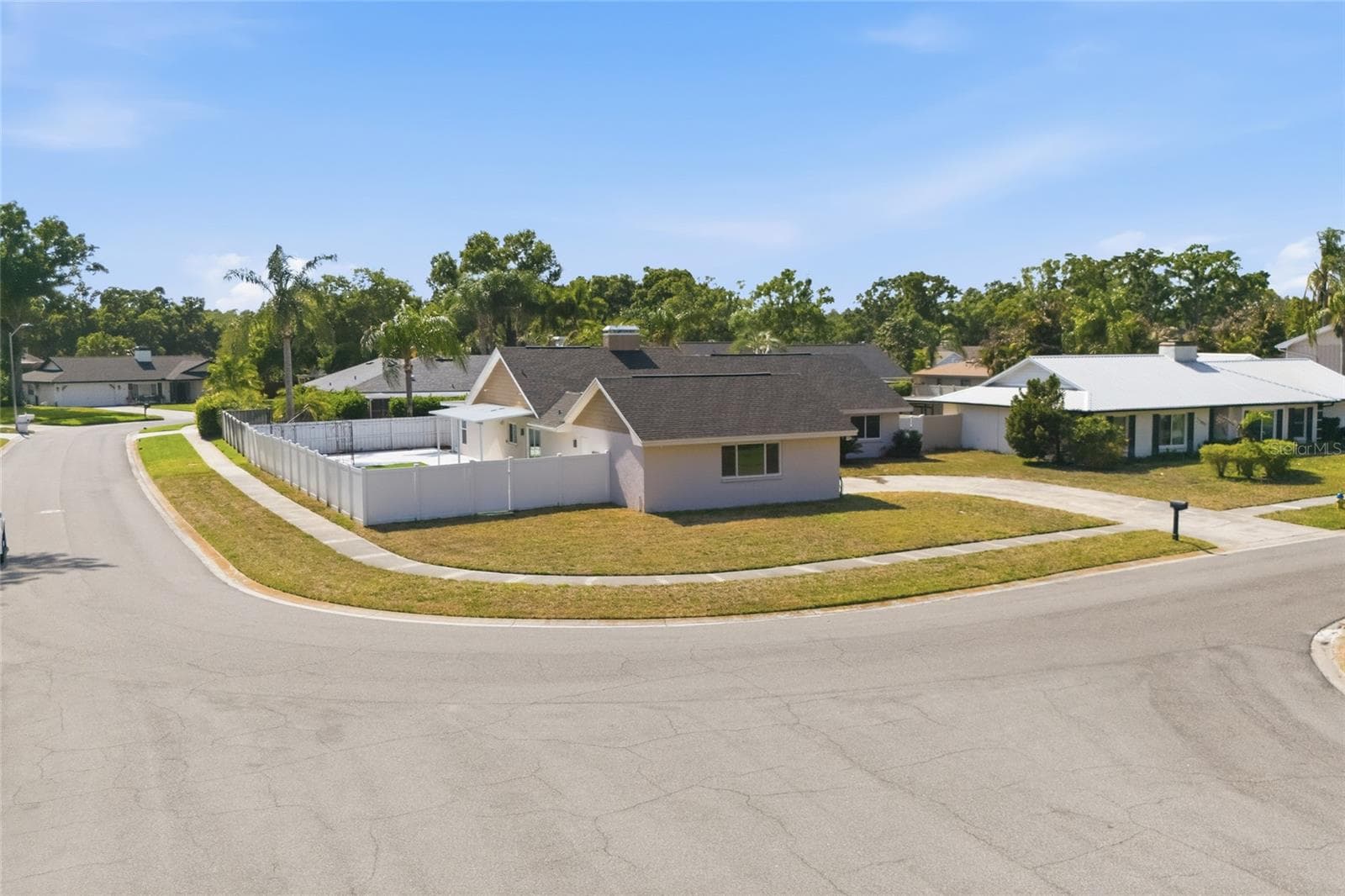 Single Family Residence at 11807 NICKLAUS CIR, TAMPA, photo 43 of 51