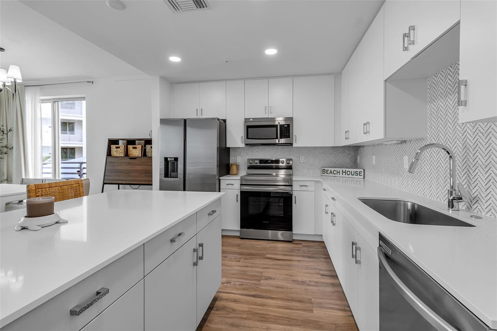 Condominium at 1703 N TAMIAMI TRL #211, SARASOTA, photo 4 of 50