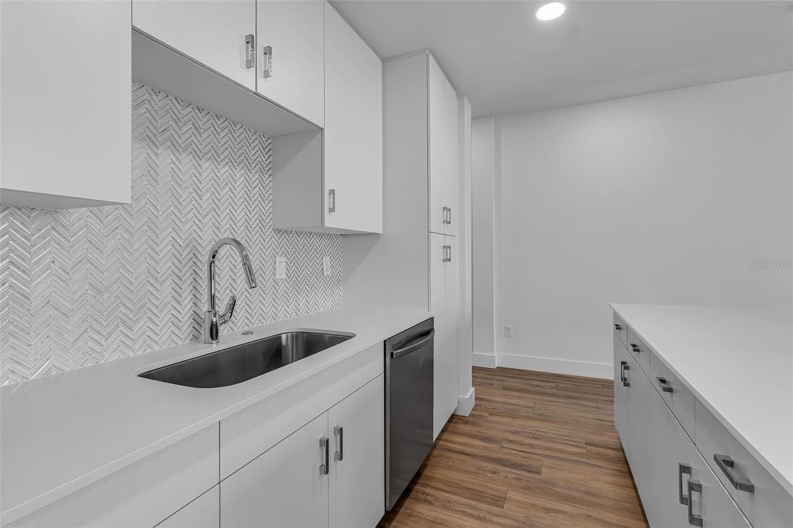 Condominium at 1703 N TAMIAMI TRL #211, SARASOTA, photo 6 of 50
