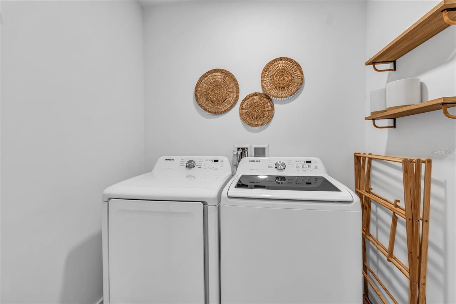 Laundry Room - 1703 N TAMIAMI TRL #211, SARASOTA