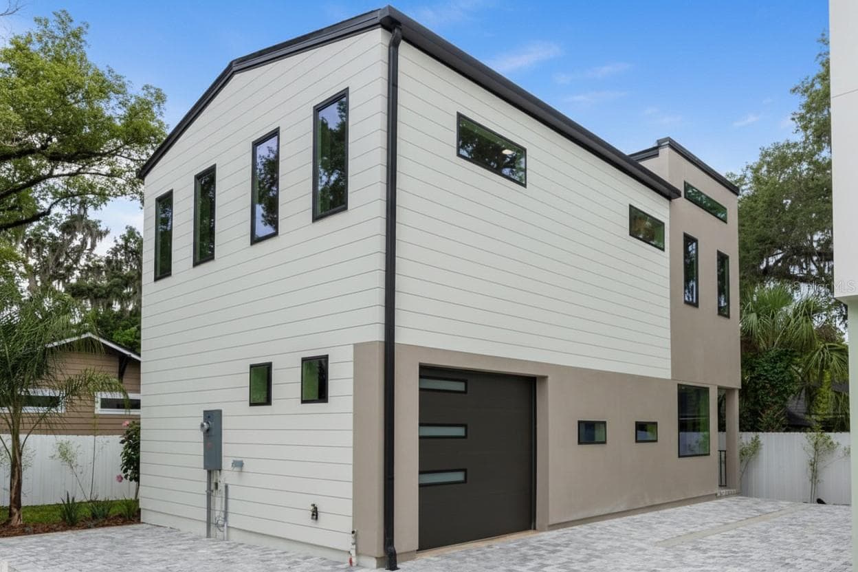 102 W PRINCETON ST