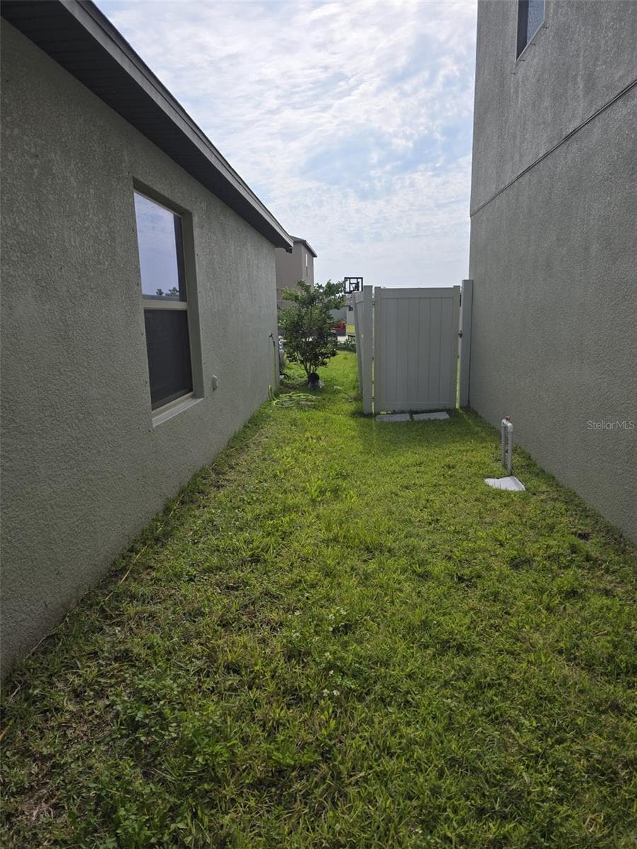 Single Family Residence at 5104 DANDELION ST, APOLLO BEACH, photo 3 of 42