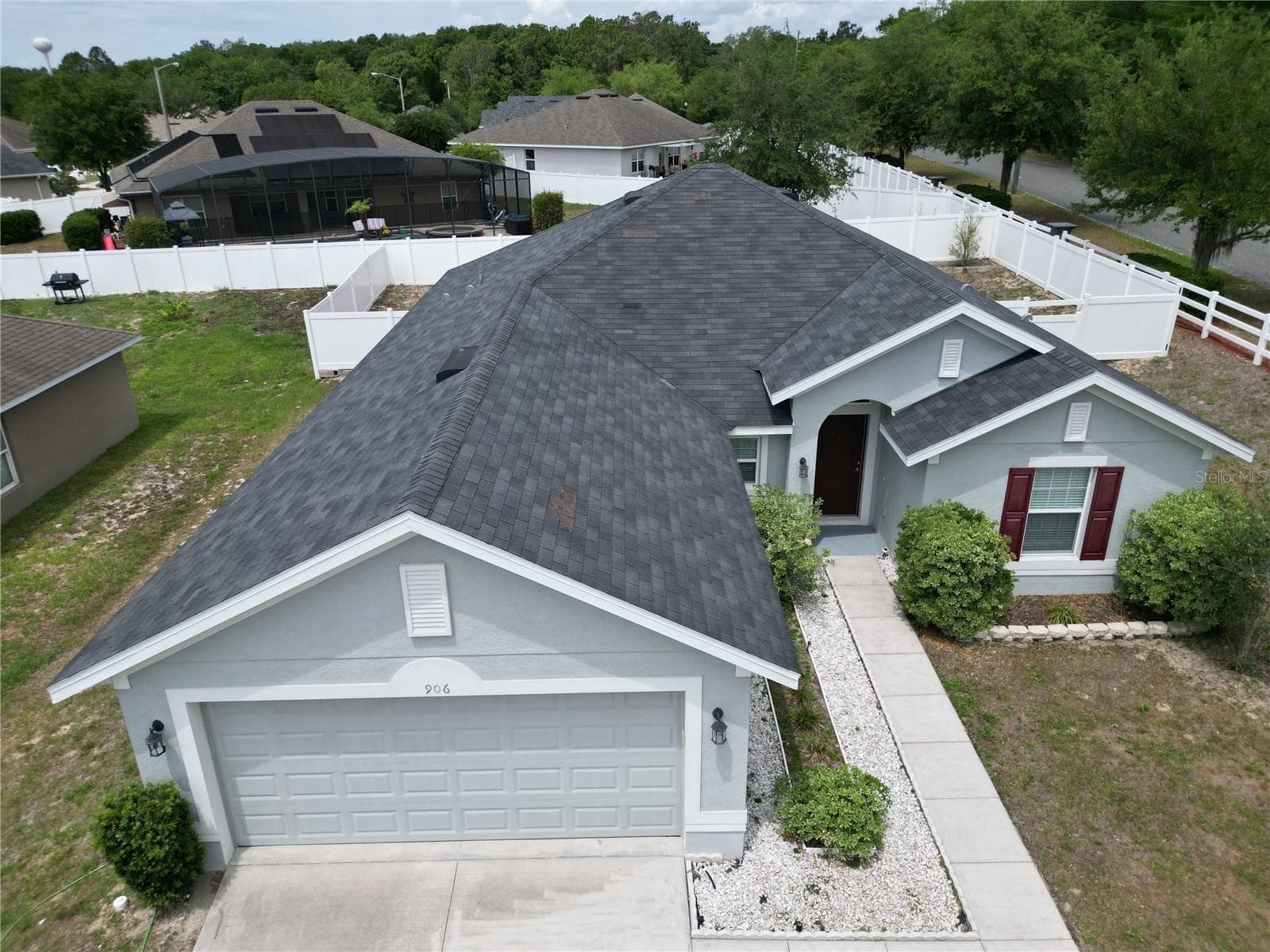 906 CHESTNUT DR