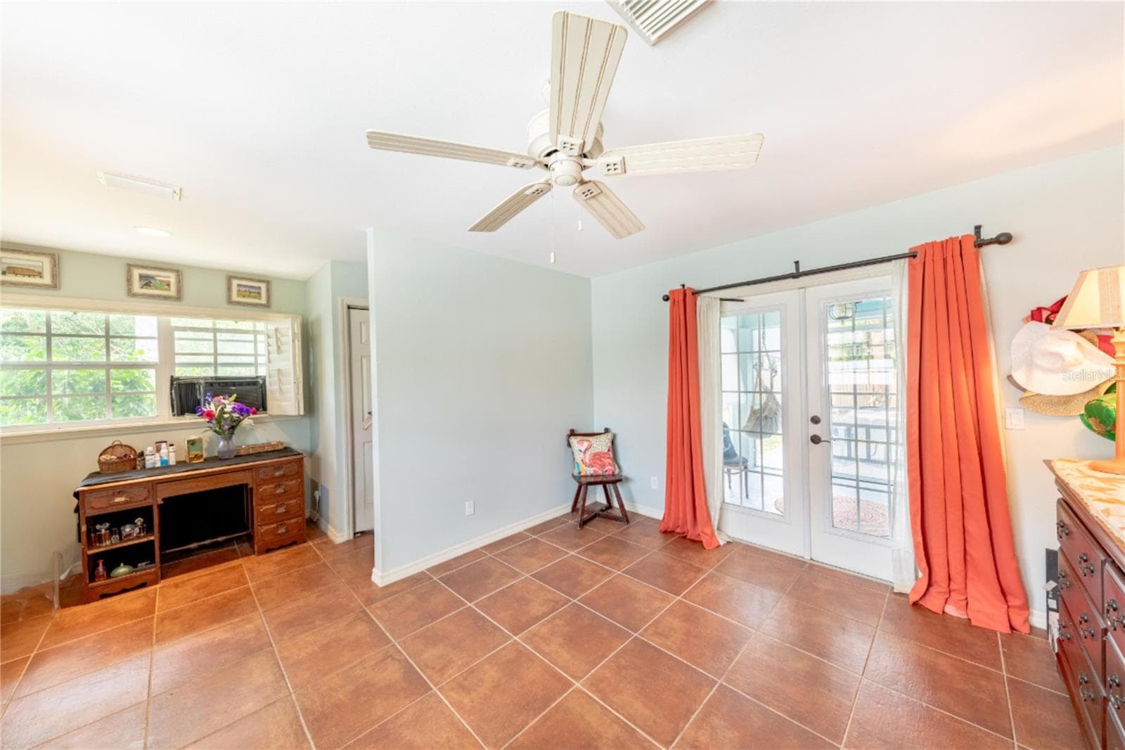 Generous size Primarywith French doors to lanai - 316 ALBA ST E, VENICE
