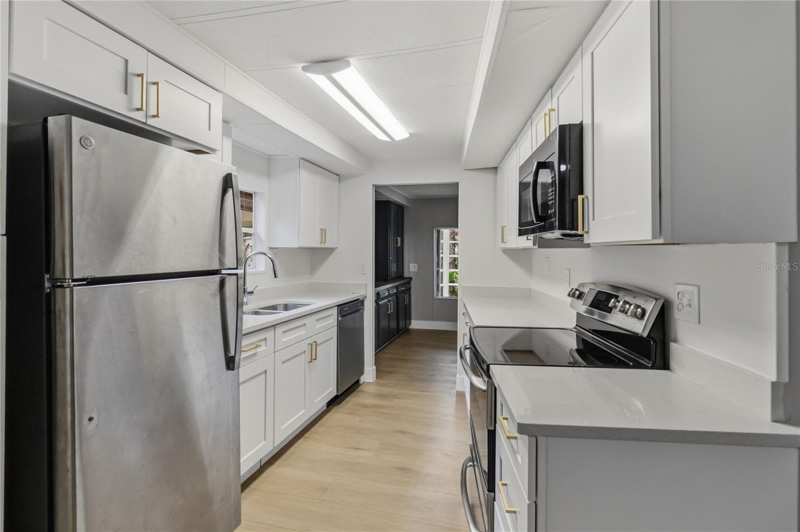 Mobile Home at 518 W PLANTATION BLVD, LAKE MARY, photo 8 of 27