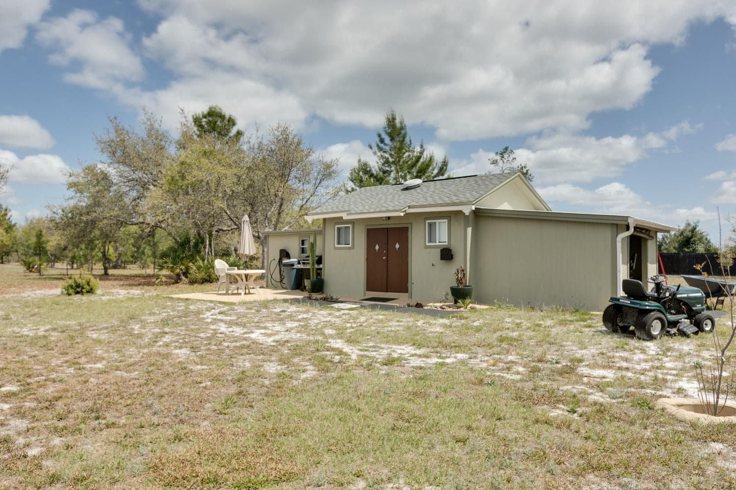 well house, storage w/ AC, mower garage - S SEQUOIA WAY, EUSTIS