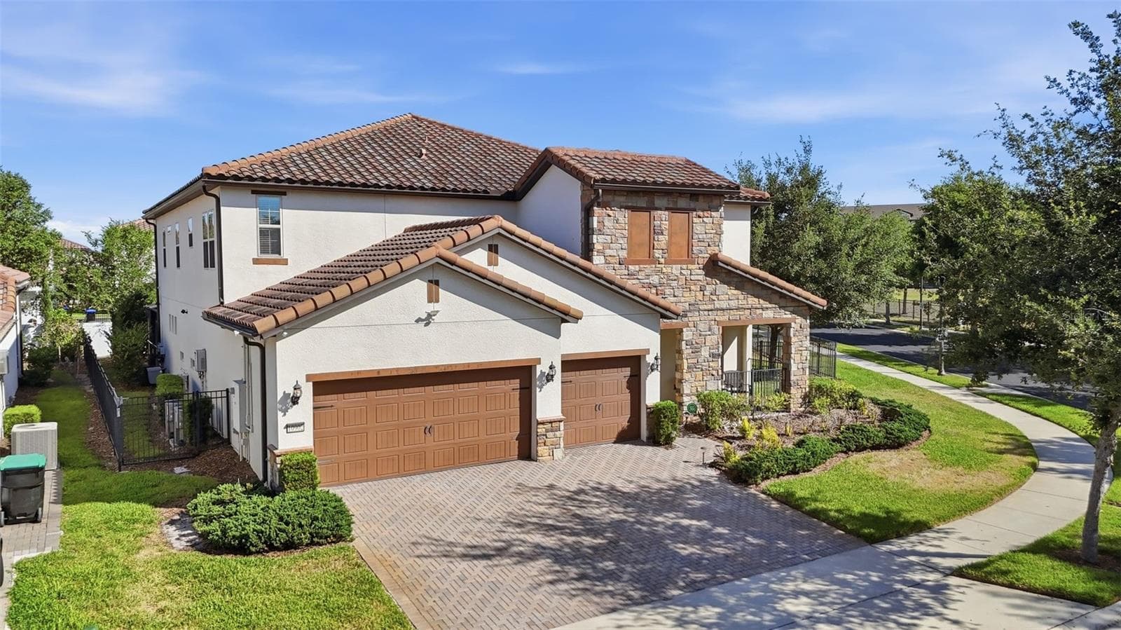 Single Family Residence at 10902 CITRON OAKS DR, ORLANDO, photo 78 of 85