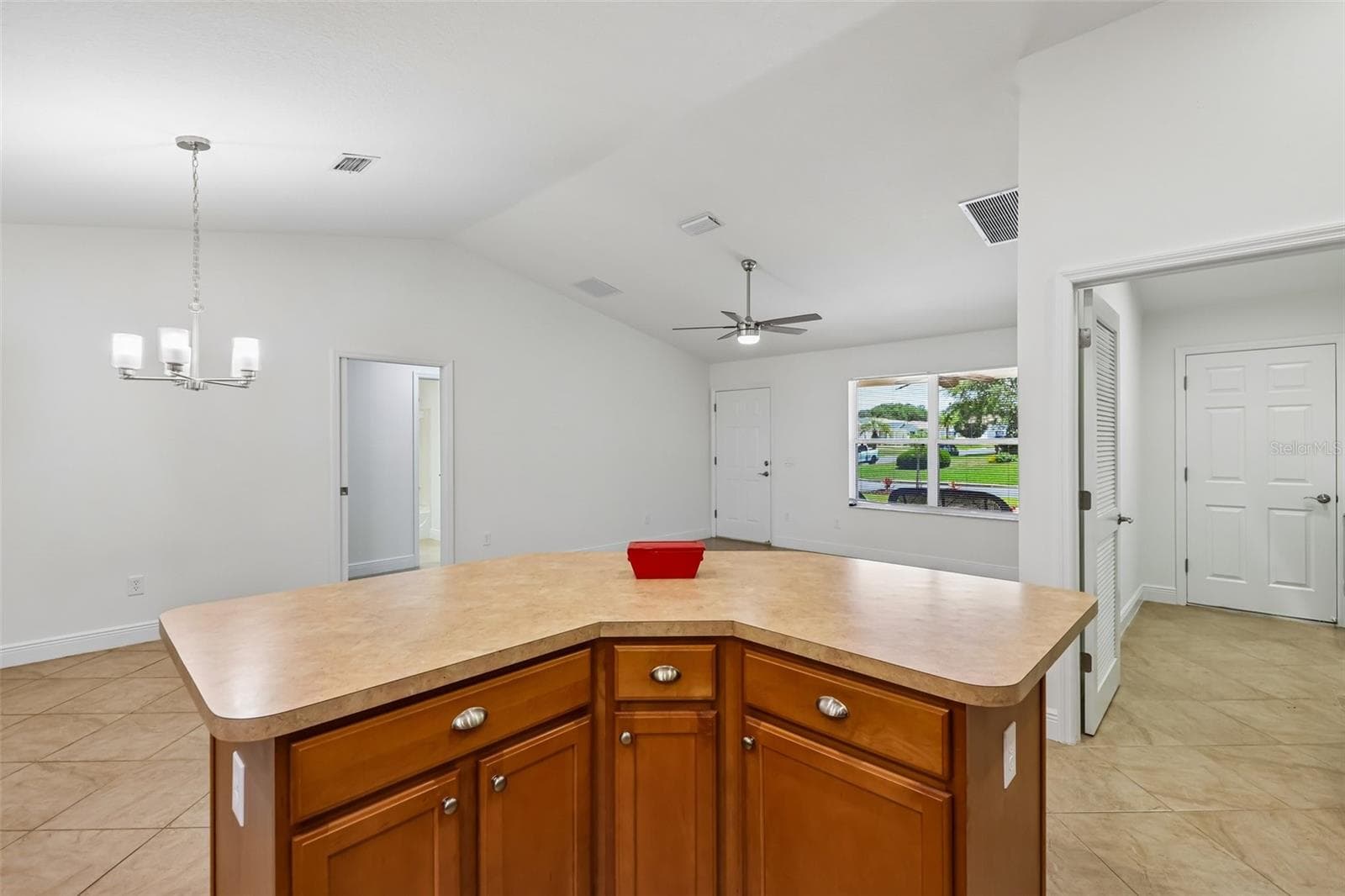 Kitchen Island - 1000 KENOVA AVE, THE VILLAGES