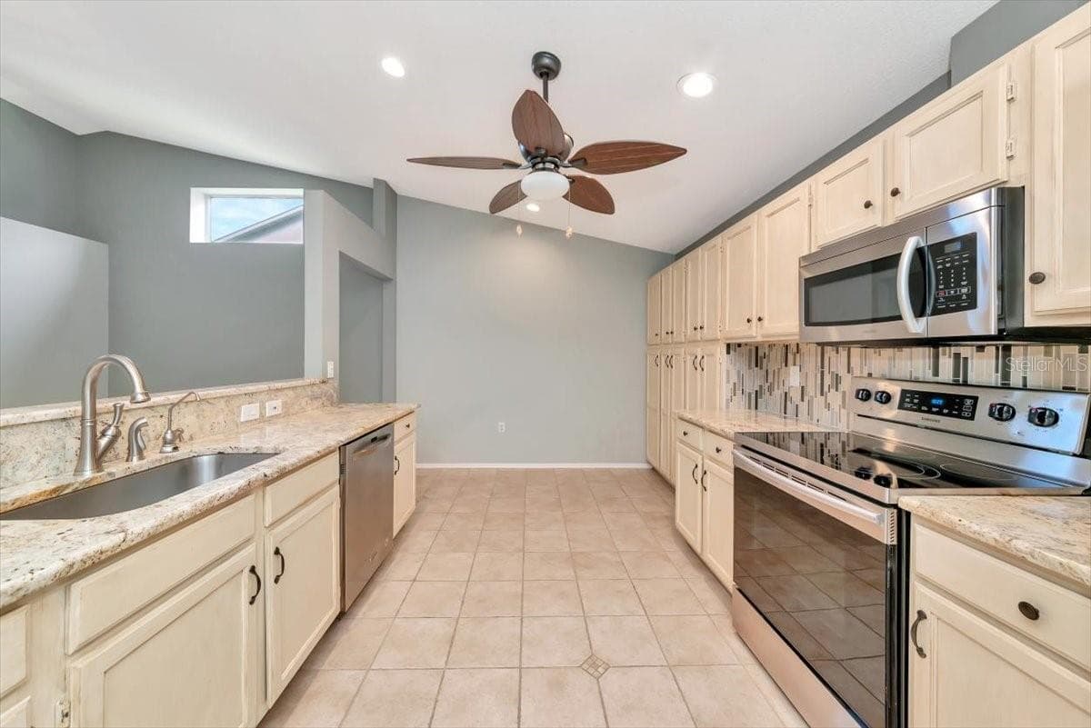 Single Family Residence at 4734 RAINTREE STREET CIR E, BRADENTON, photo 17 of 56