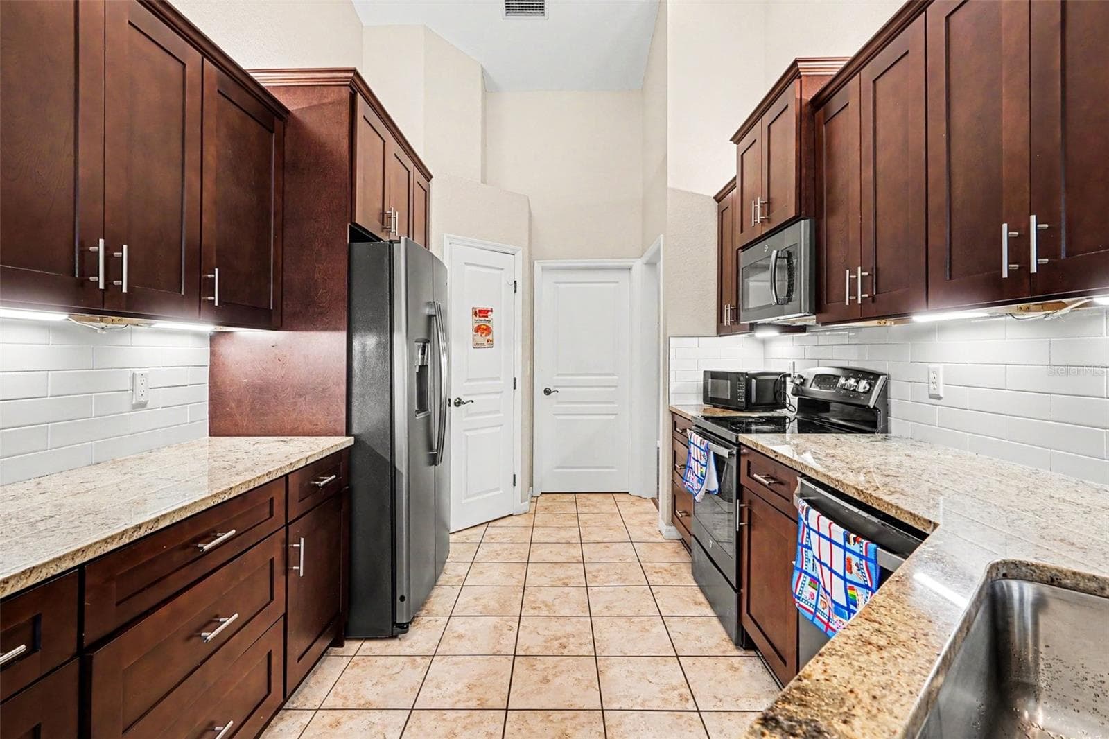Single Family Residence at 113 SHADDOCK DR, AUBURNDALE, photo 12 of 30