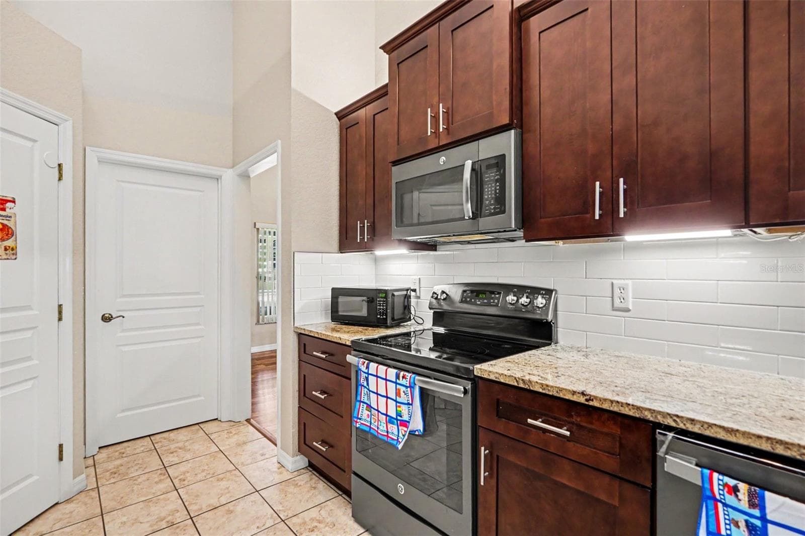 Single Family Residence at 113 SHADDOCK DR, AUBURNDALE, photo 14 of 30