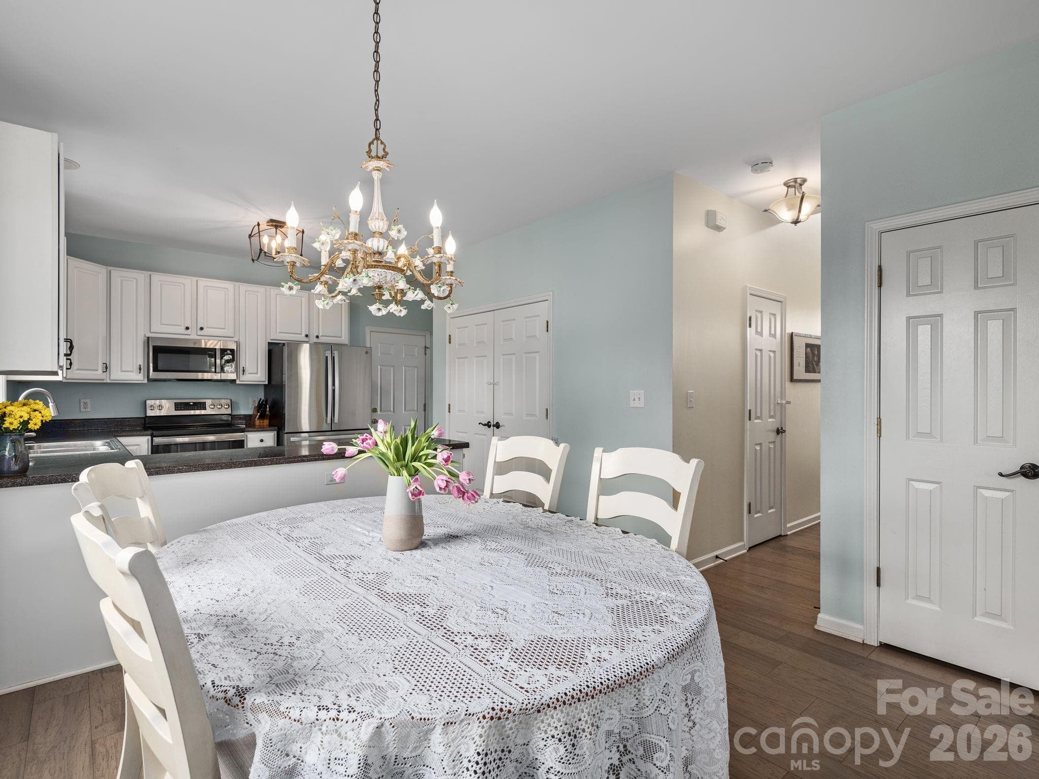 Eat-in Breakfast Area - 288 Walnut Crest Road, Fletcher