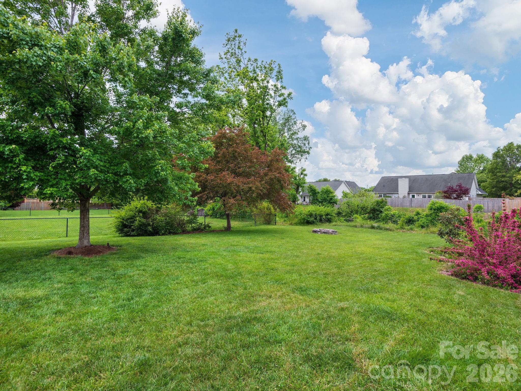 Perfect for fur-babies - 288 Walnut Crest Road, Fletcher
