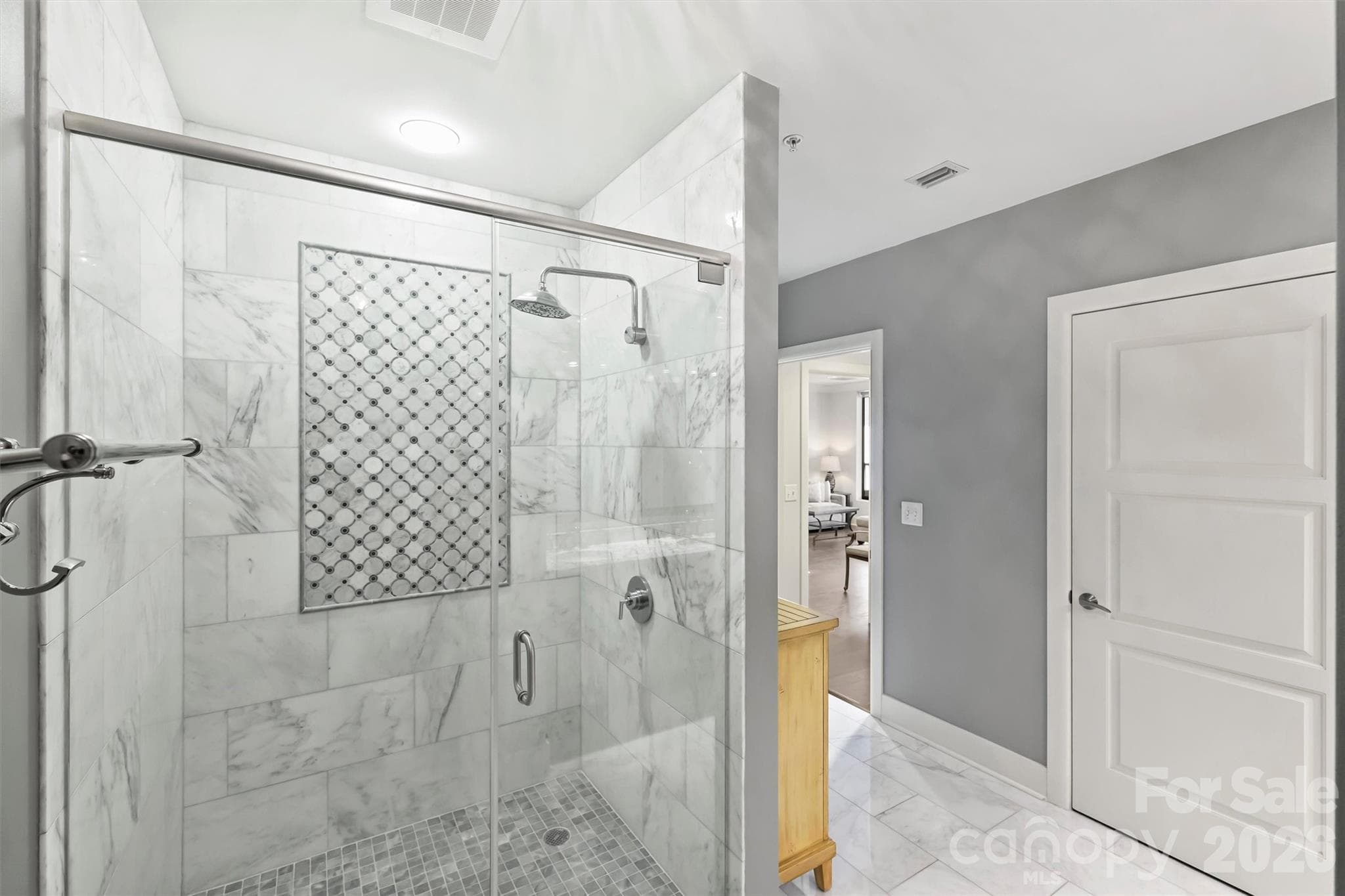 Ensuite Bathroom - Charlotte