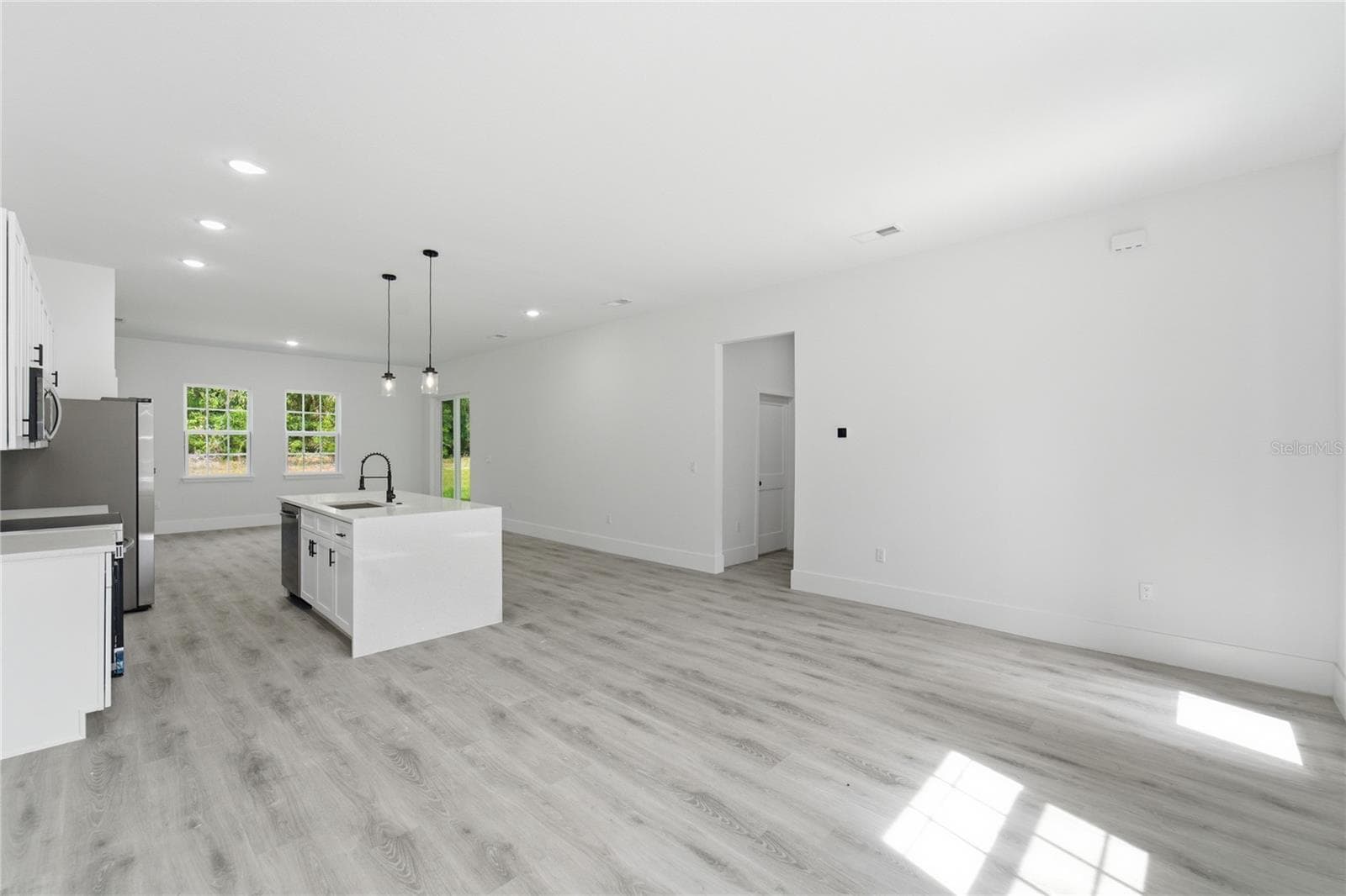 Single Family Residence at 238 E CALDWELL DR, DUNNELLON, photo 4 of 39