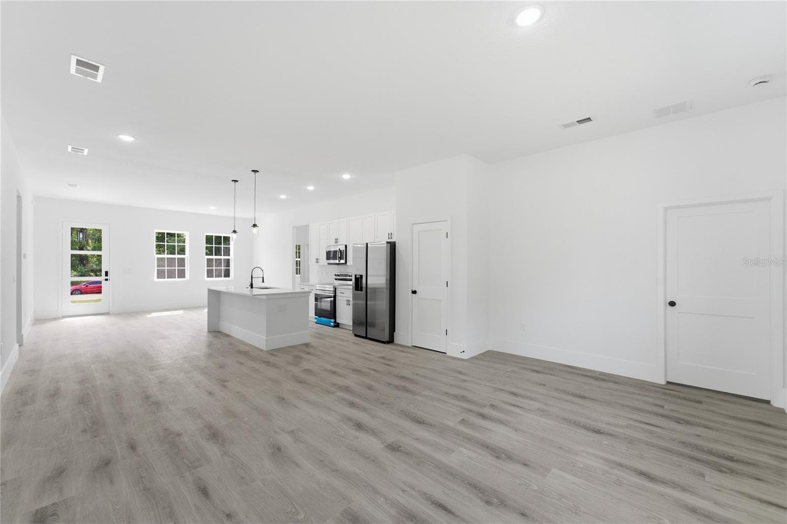 Single Family Residence at 238 E CALDWELL DR, DUNNELLON, photo 14 of 39