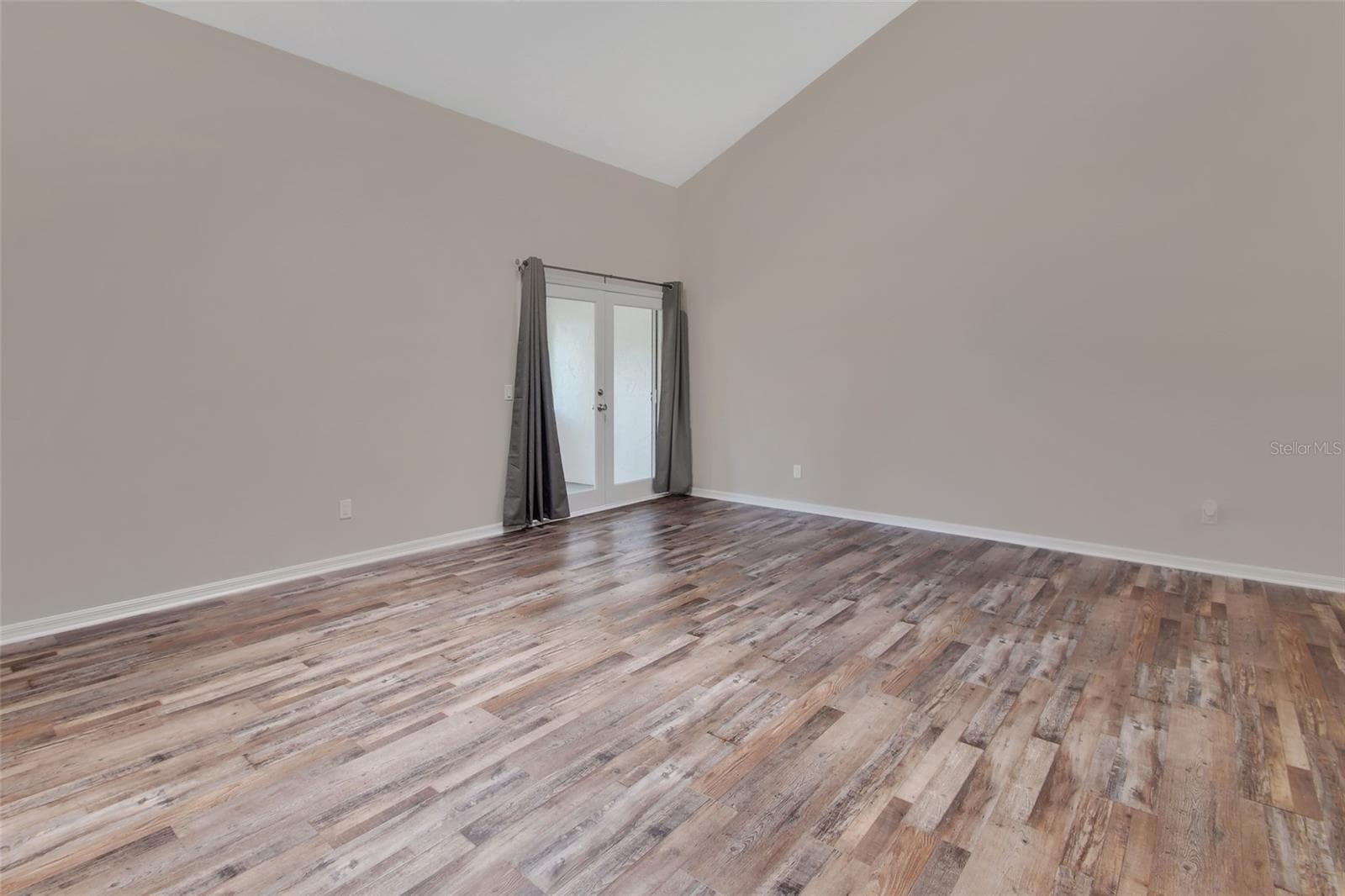 Family room. - 2919 REVERE PL #2919, DELAND