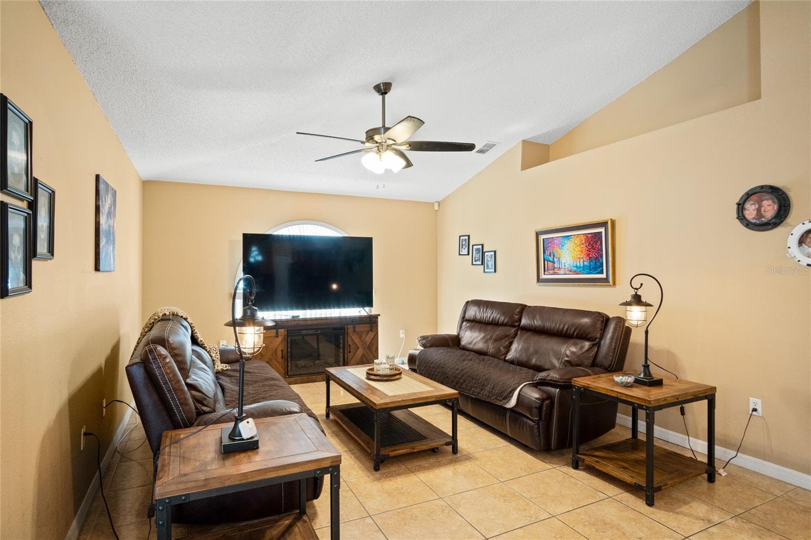 Living Room - 203 FLOUNDER PL, POINCIANA
